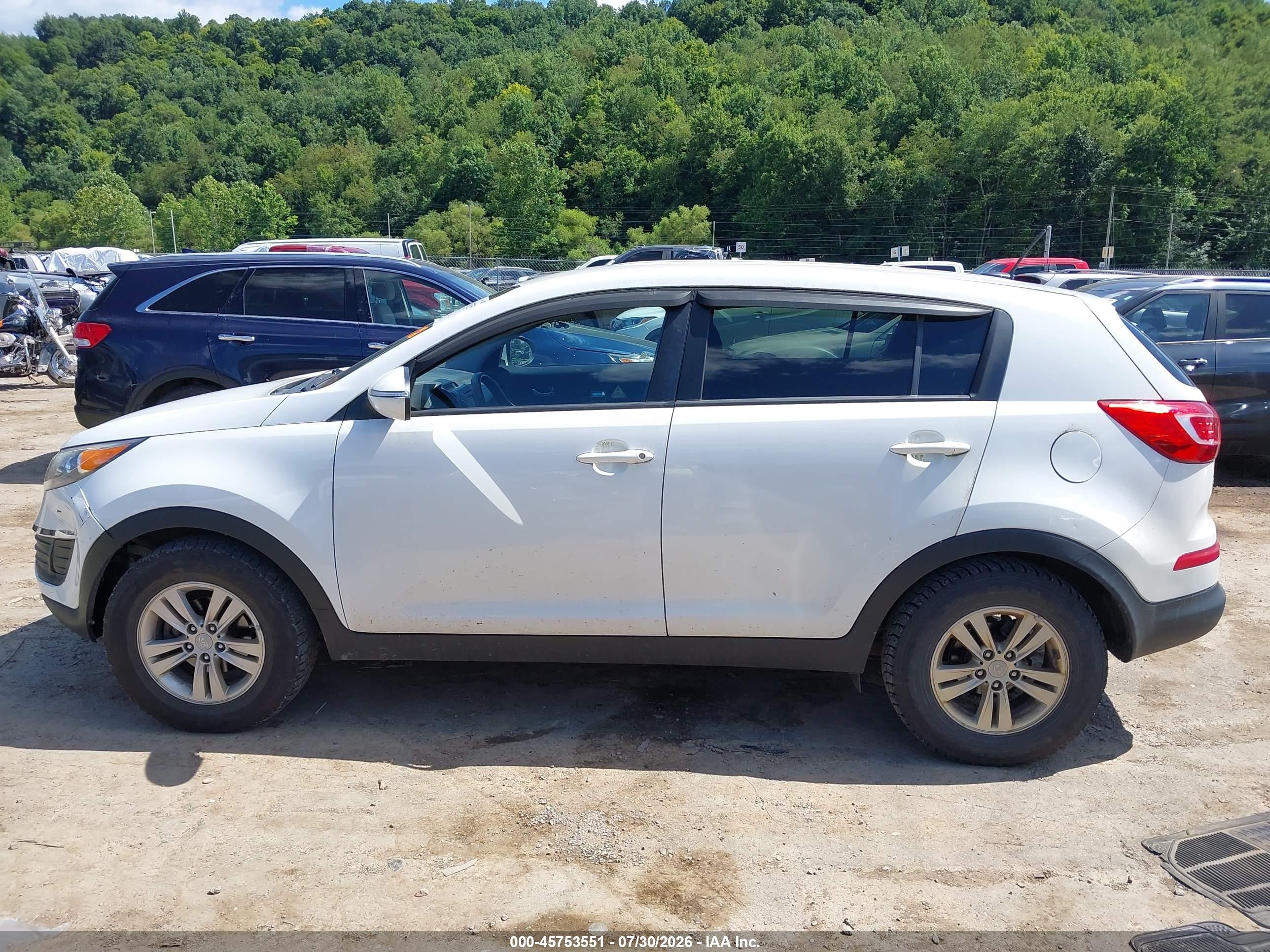 2011 Kia Sportage Lx White vin: KNDPB3A23B7012860