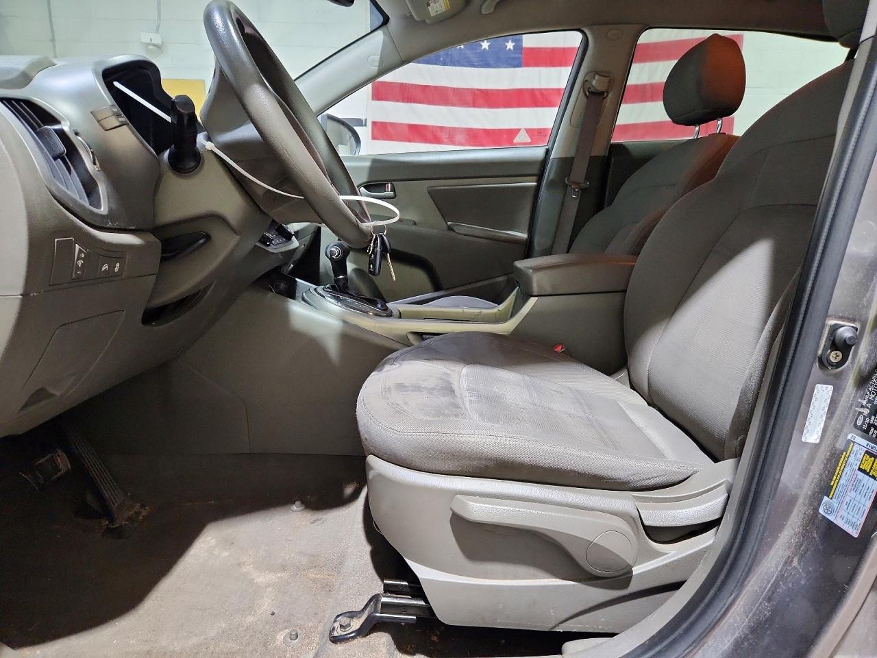 2011 Kia Sportage Lx Серый vin: KNDPB3A24B7075160