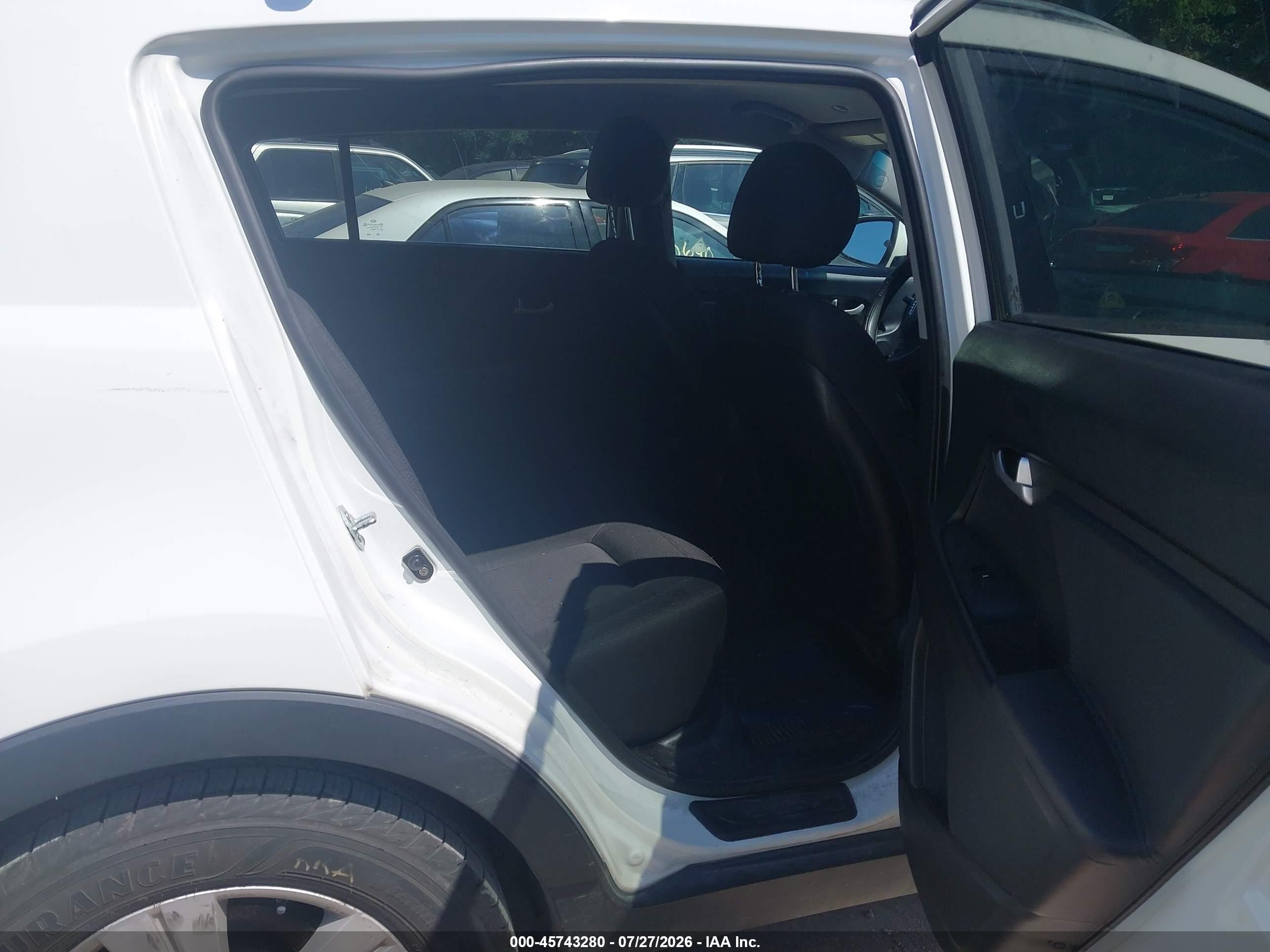 2013 Kia Sportage Lx White vin: KNDPB3A24D7516451