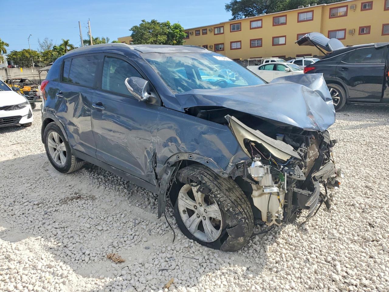 2013 Kia Sportage Base Blue vin: KNDPB3A26D7361241