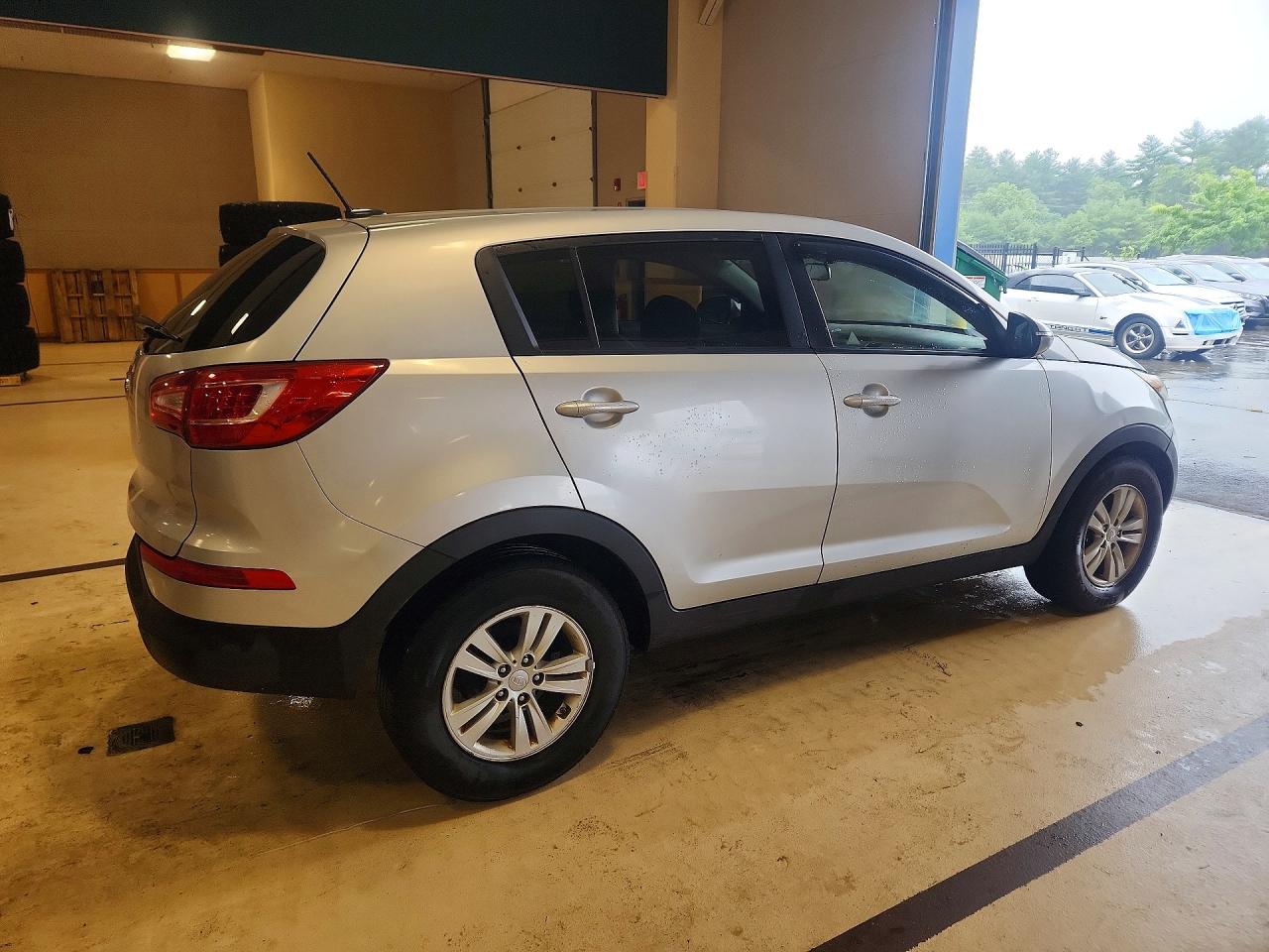 2011 Kia Sportage Lx Silver vin: KNDPB3A27B7095161