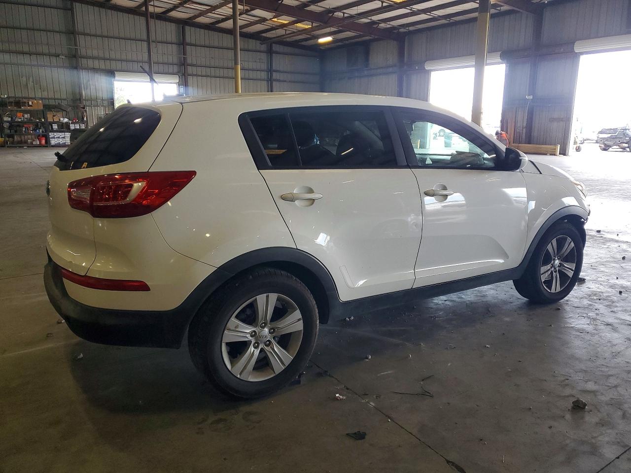 2013 Kia Sportage Lx White vin: KNDPB3A28D7493577