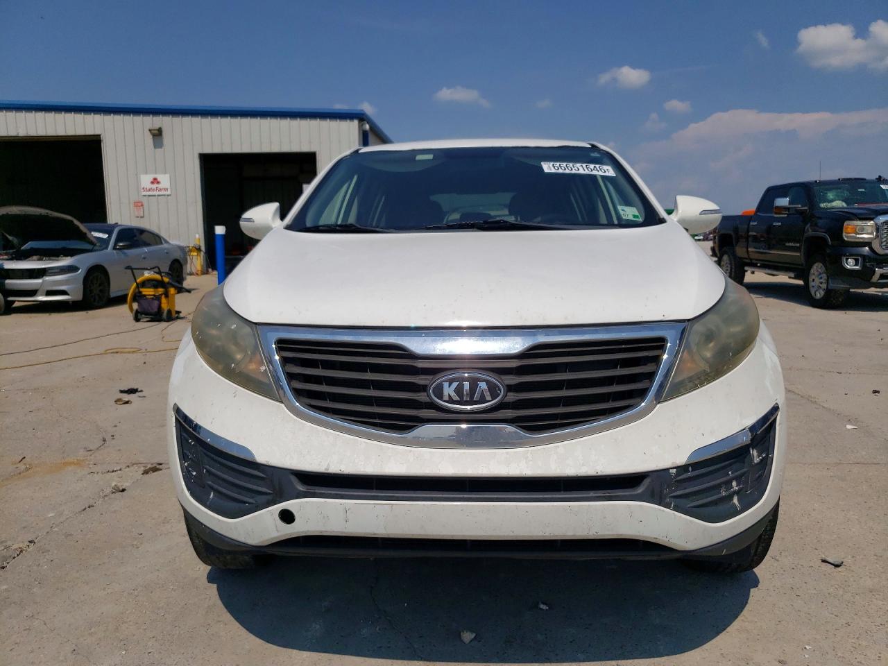 2011 Kia Sportage Lx White vin: KNDPB3A29B7022082