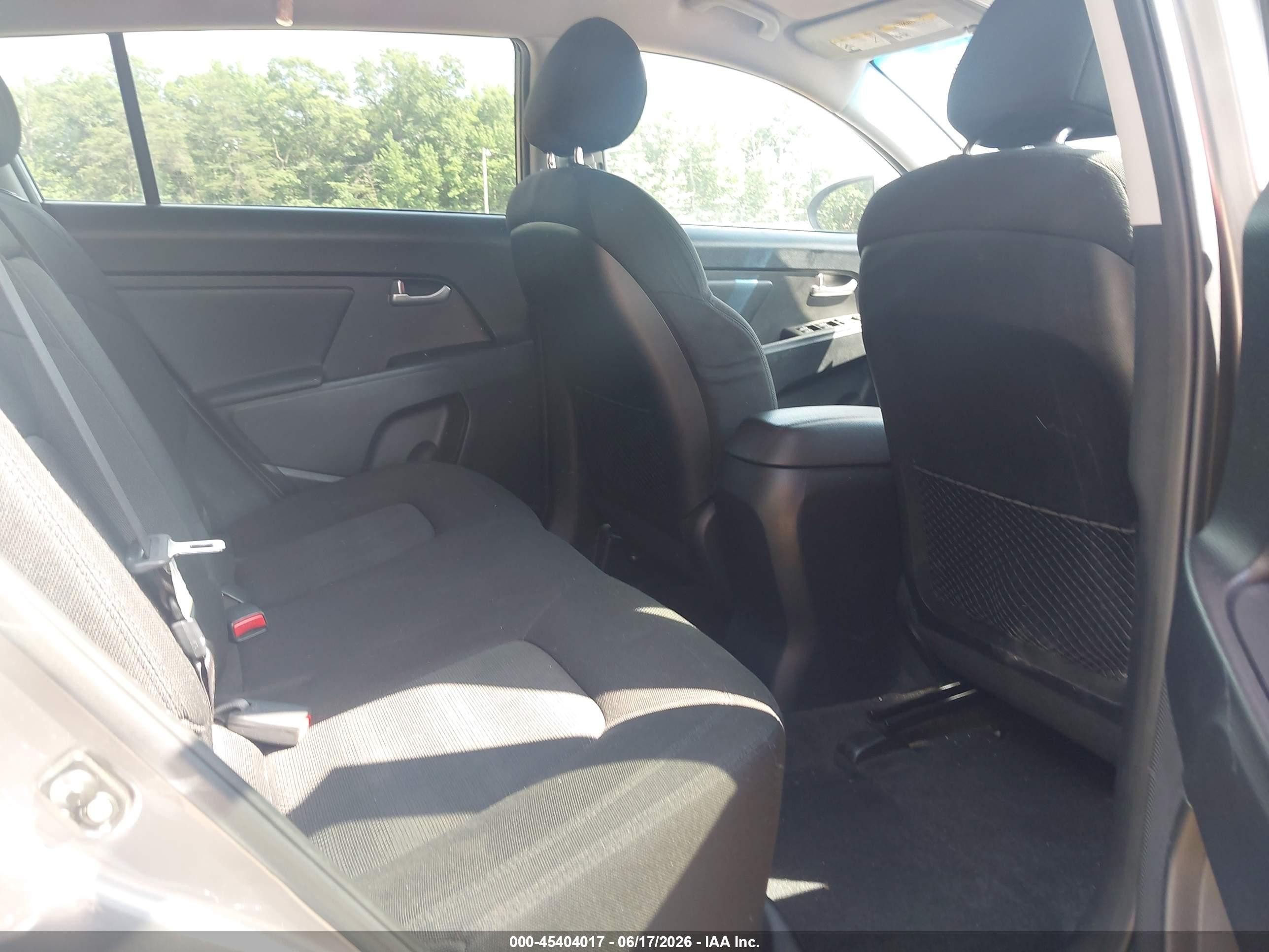 2011 Kia Sportage Lx Gray vin: KNDPB3A29B7031932