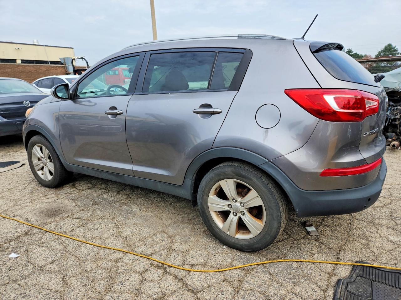 2011 Kia Sportage Lx Gray vin: KNDPB3A2XB7054619
