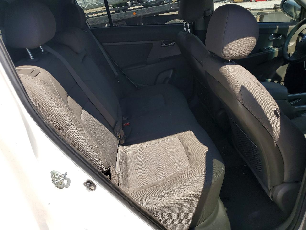 2013 Kia Sportage Lx White vin: KNDPB3A2XD7420873