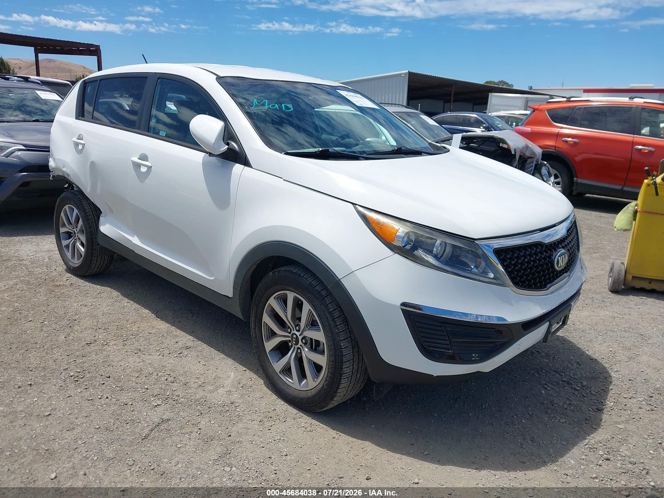 2015 Kia Sportage Lx Белый vin: KNDPB3AC0F7691520
