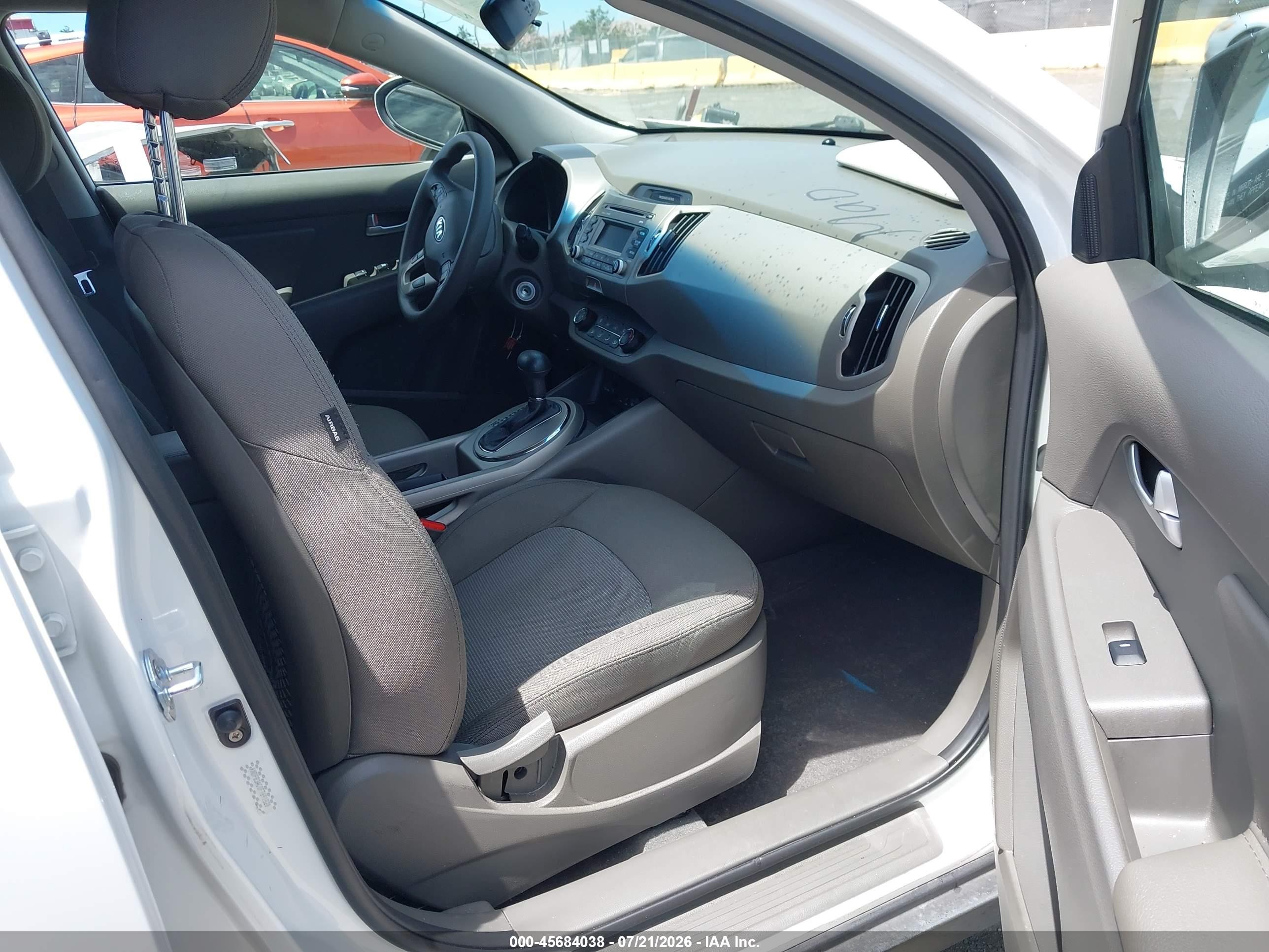 2015 Kia Sportage Lx Белый vin: KNDPB3AC0F7691520