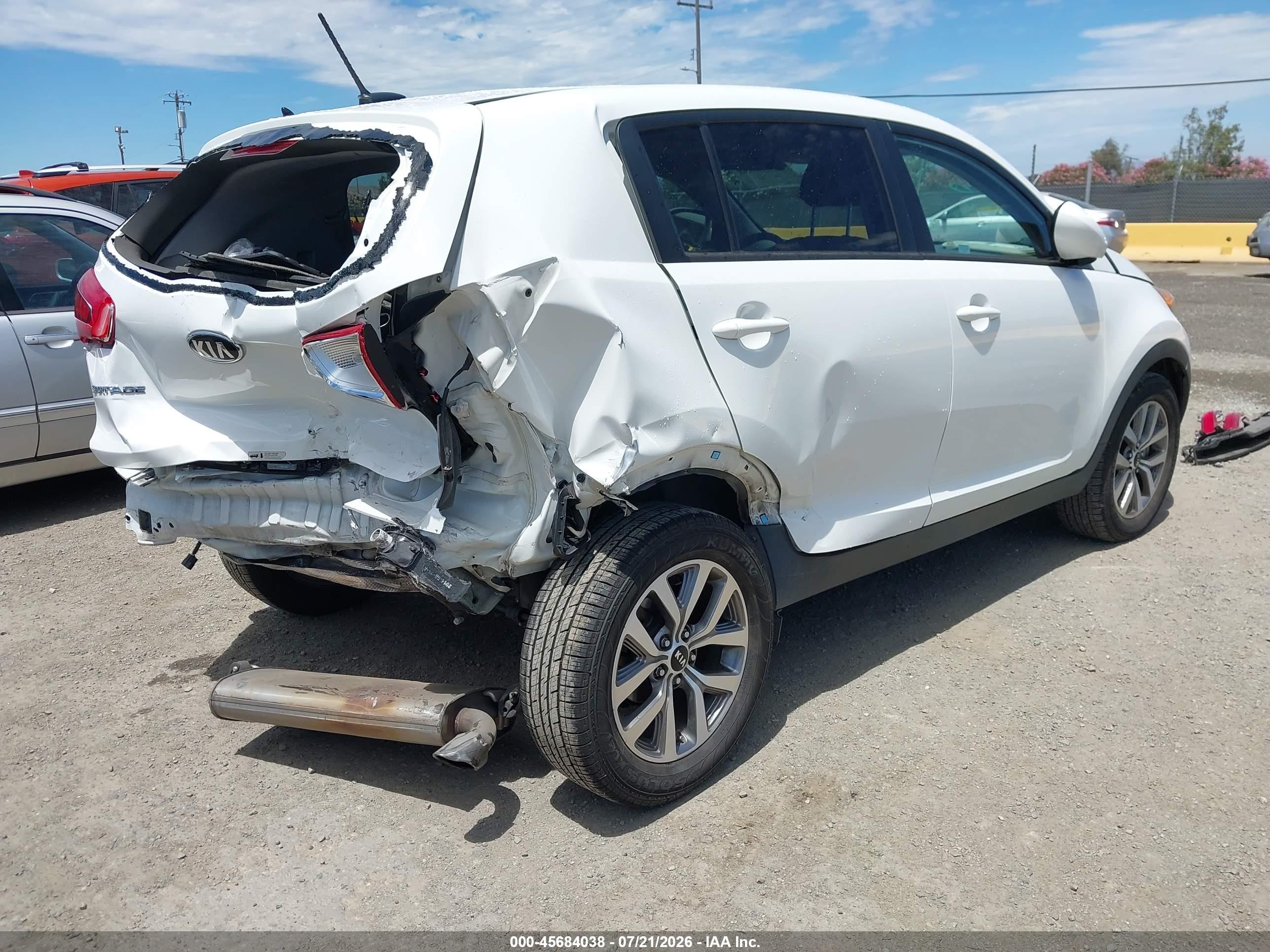 2015 Kia Sportage Lx Белый vin: KNDPB3AC0F7691520