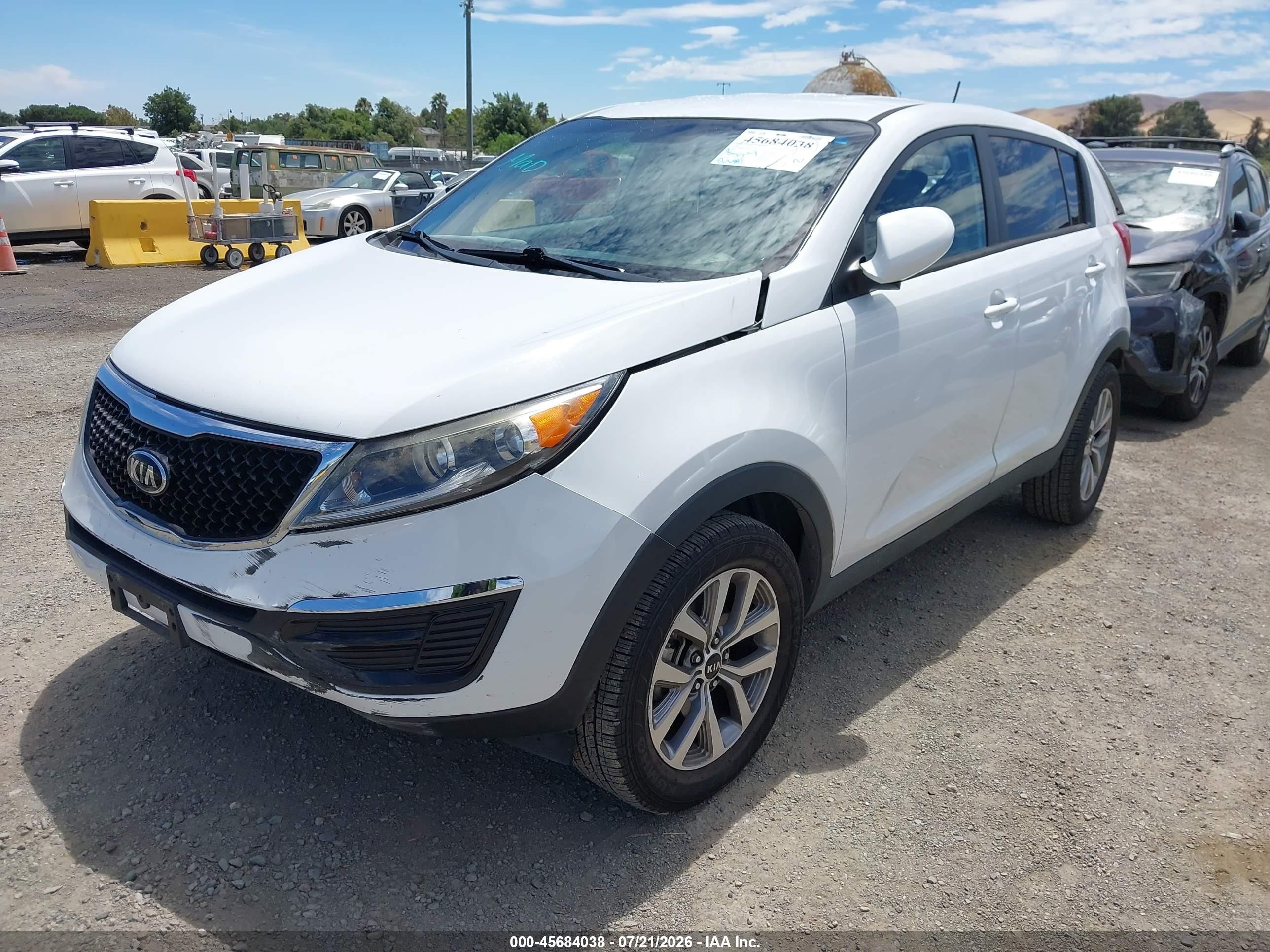 2015 Kia Sportage Lx Белый vin: KNDPB3AC0F7691520