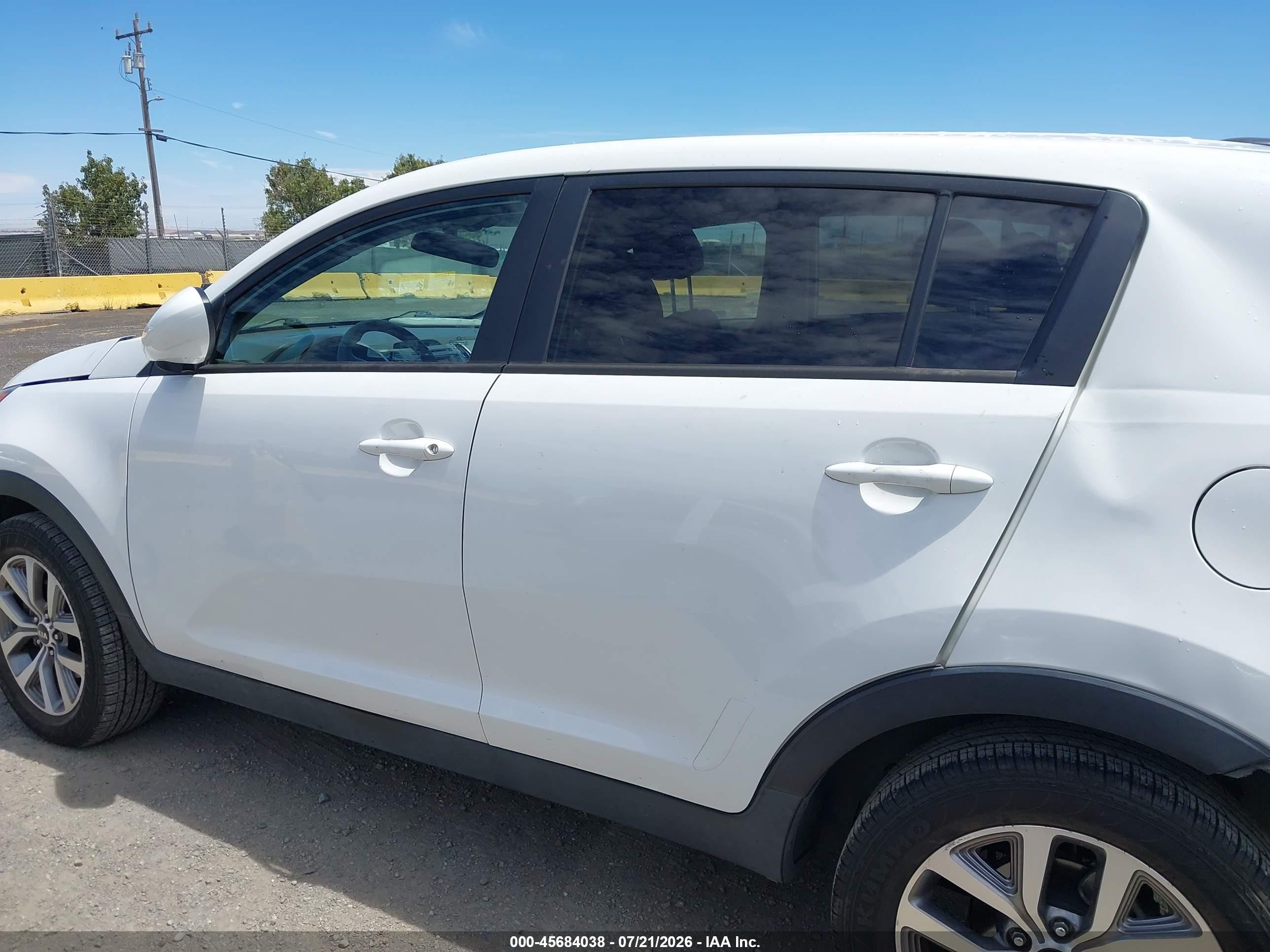 2015 Kia Sportage Lx Белый vin: KNDPB3AC0F7691520