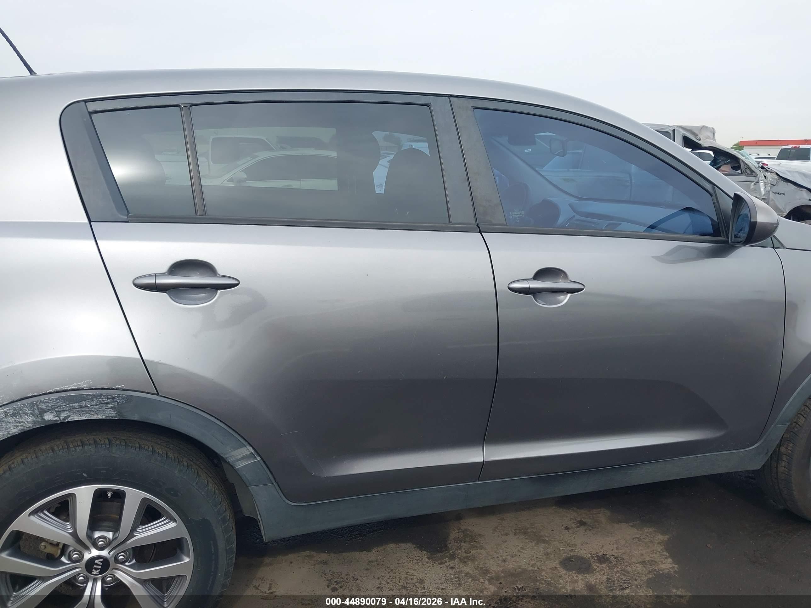 2016 Kia Sportage Lx Gray vin: KNDPB3AC0G7872585