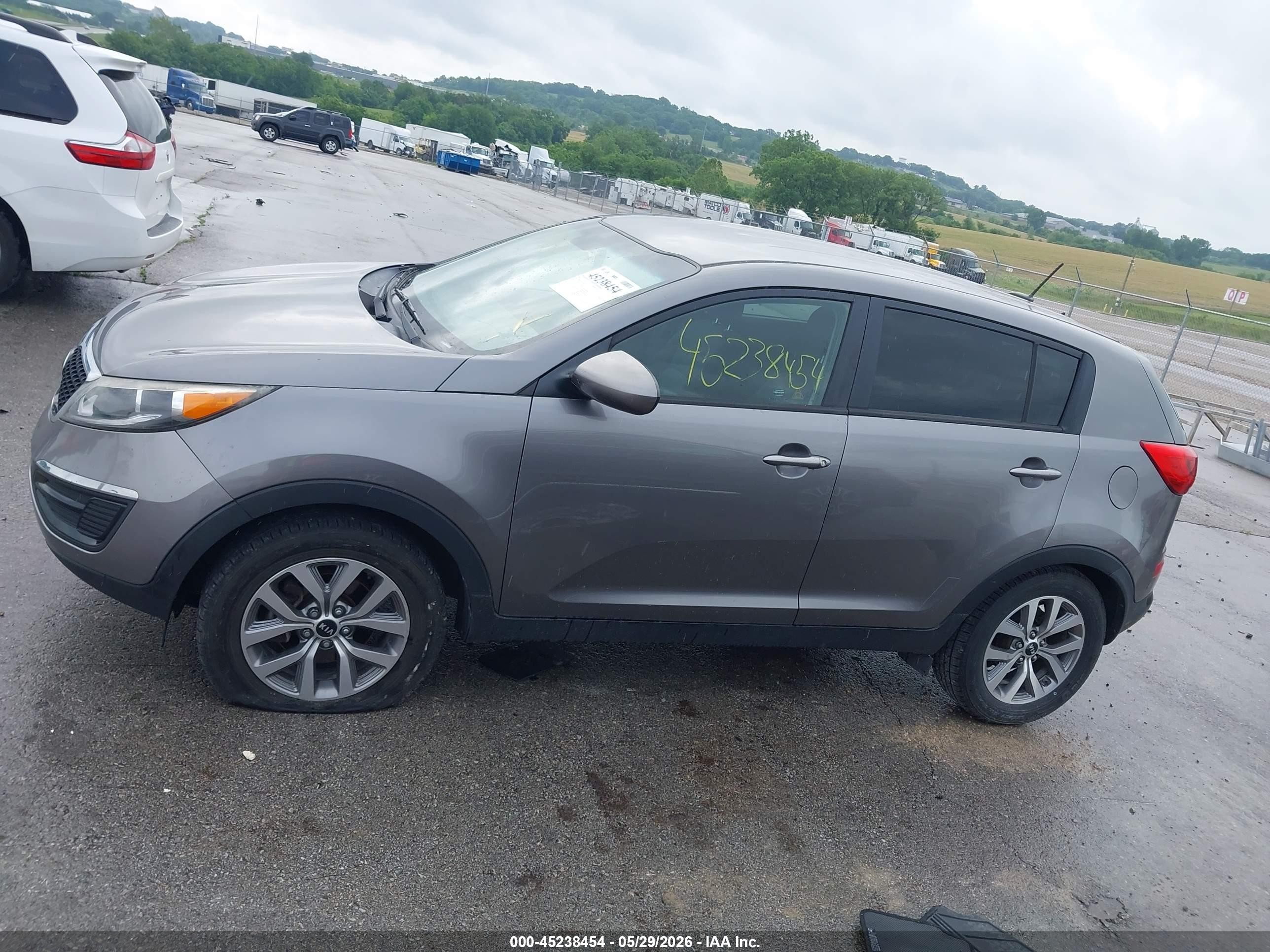 2015 Kia Sportage Lx Silver vin: KNDPB3AC1F7756181