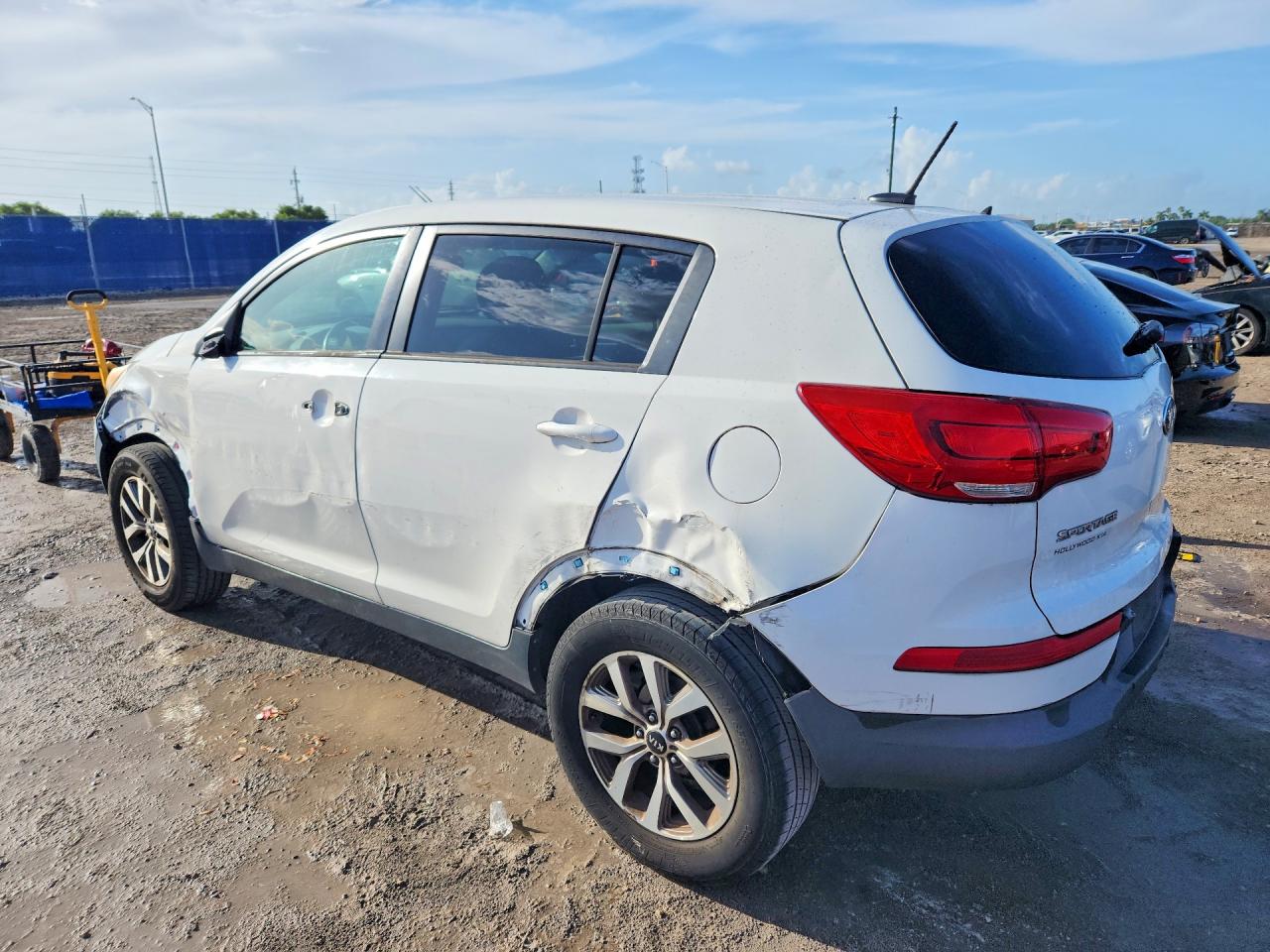 2015 Kia Sportage Lx White vin: KNDPB3AC1F7759372