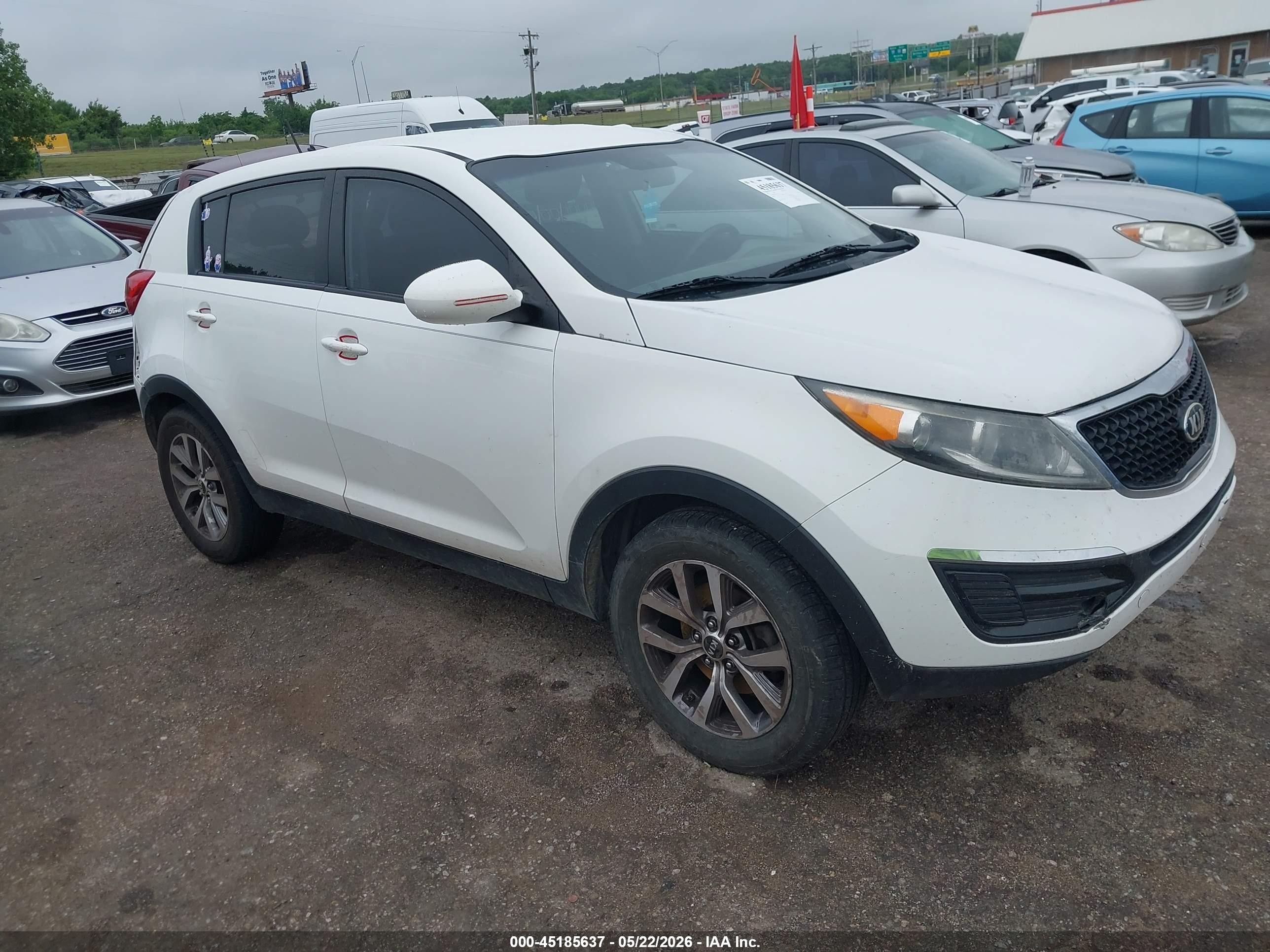 2015 Kia Sportage Lx Белый vin: KNDPB3AC1F7762126