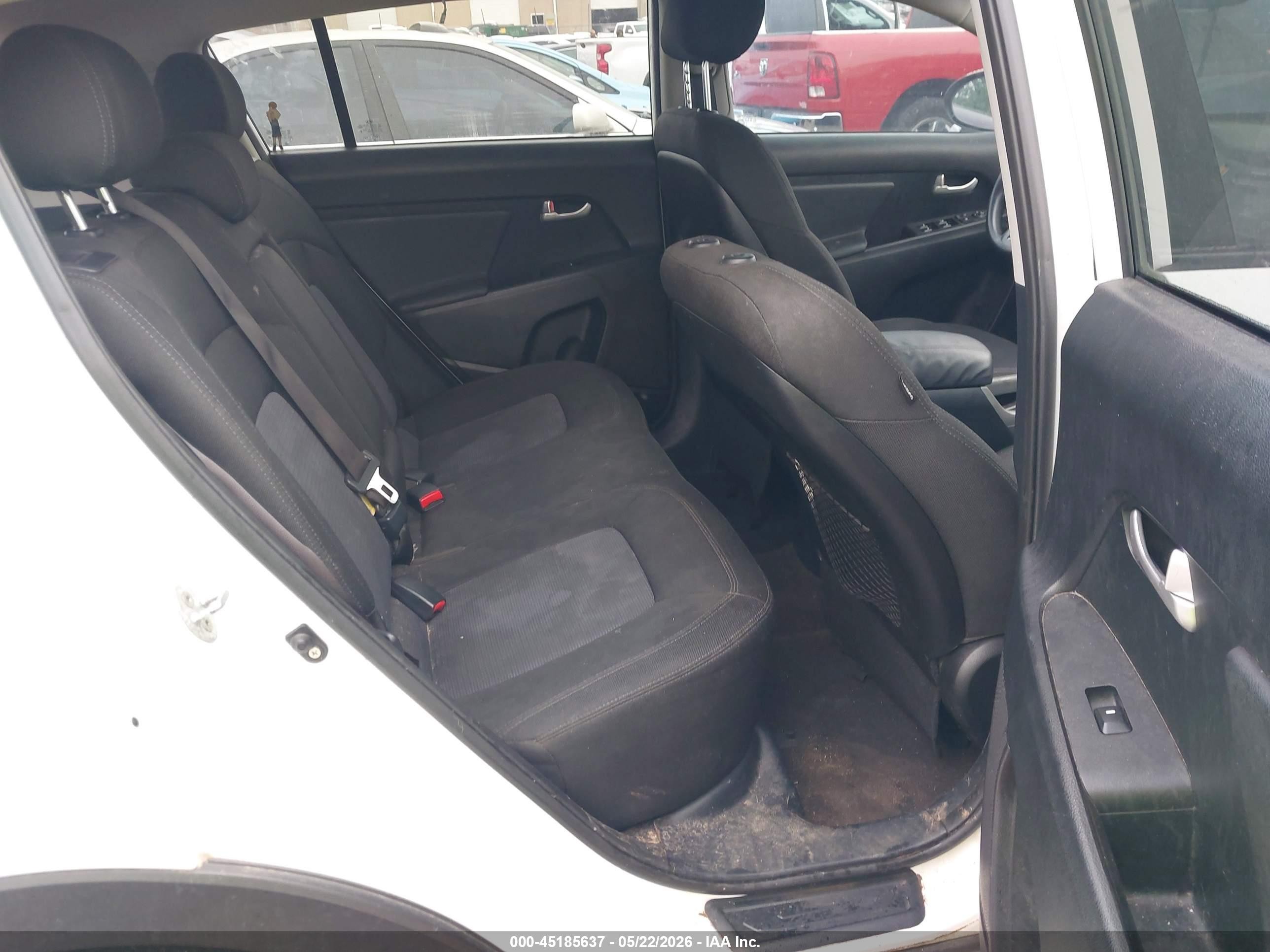 2015 Kia Sportage Lx Белый vin: KNDPB3AC1F7762126