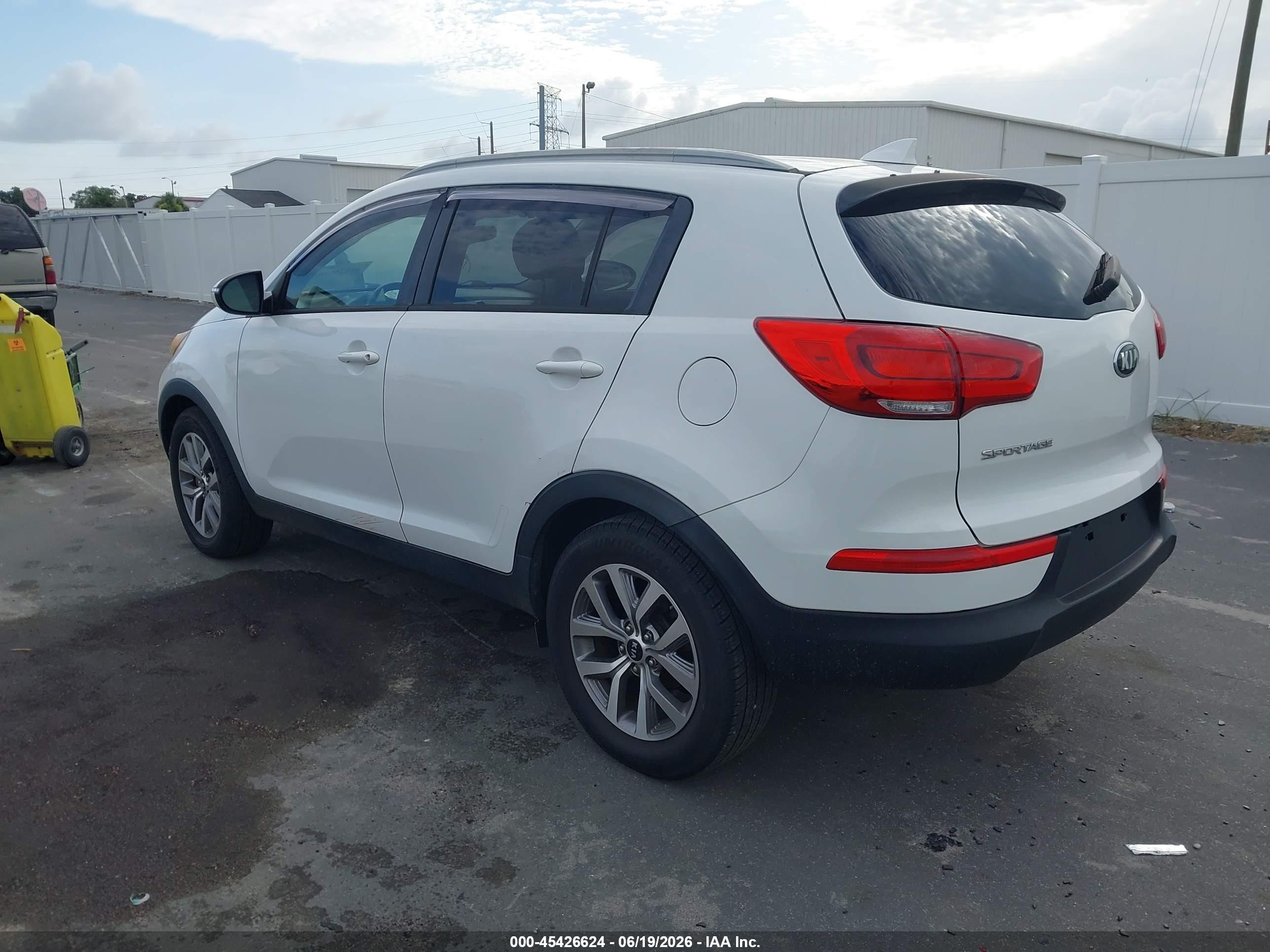 2015 Kia Sportage Lx White vin: KNDPB3AC3F7787447