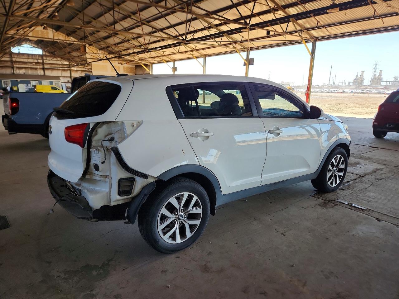 2014 Kia Sportage Lx White vin: KNDPB3AC4E7603051