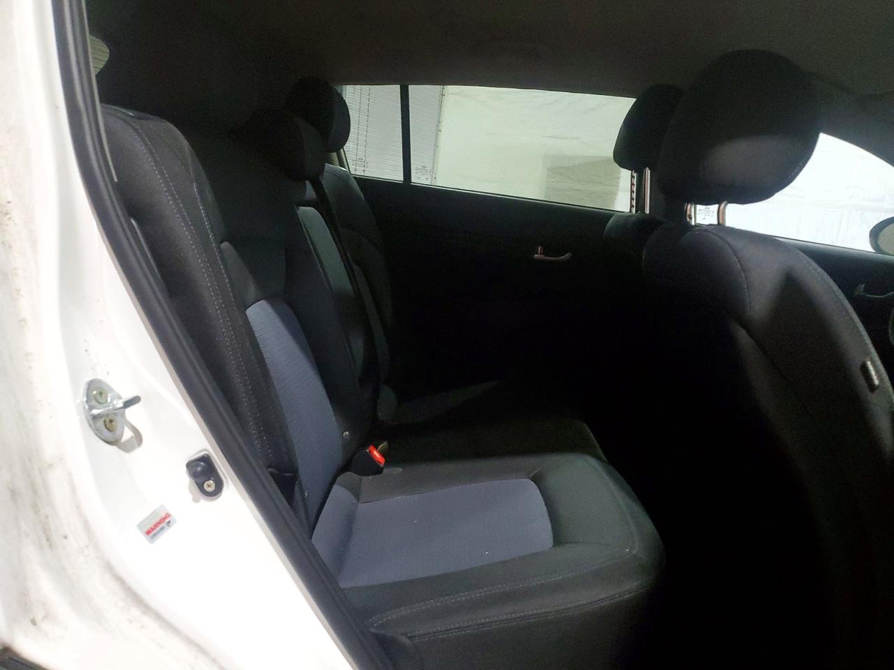 2015 Kia Sportage Lx White vin: KNDPB3AC5F7727959