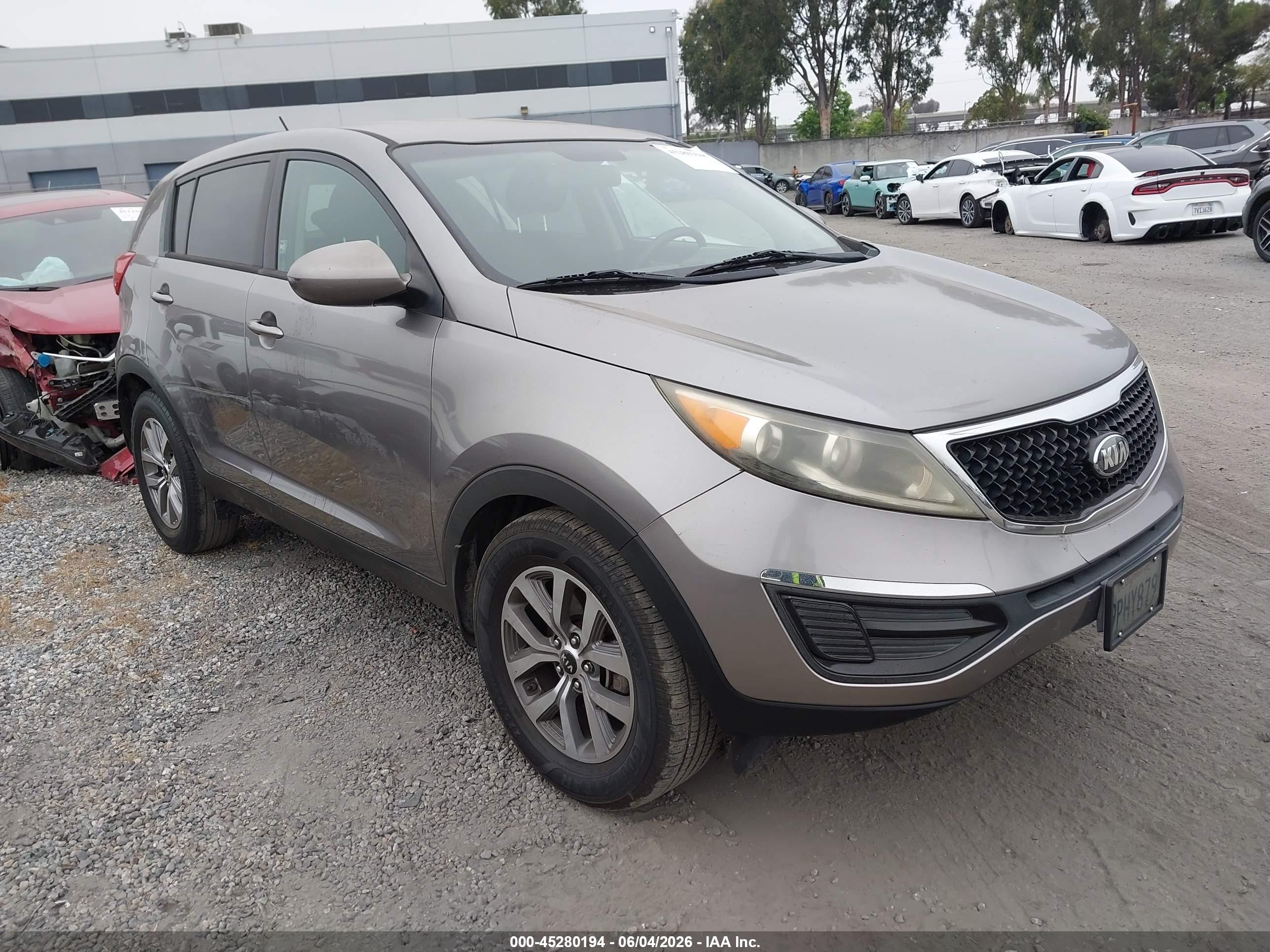 2015 Kia Sportage Lx Серый vin: KNDPB3AC6F7686113