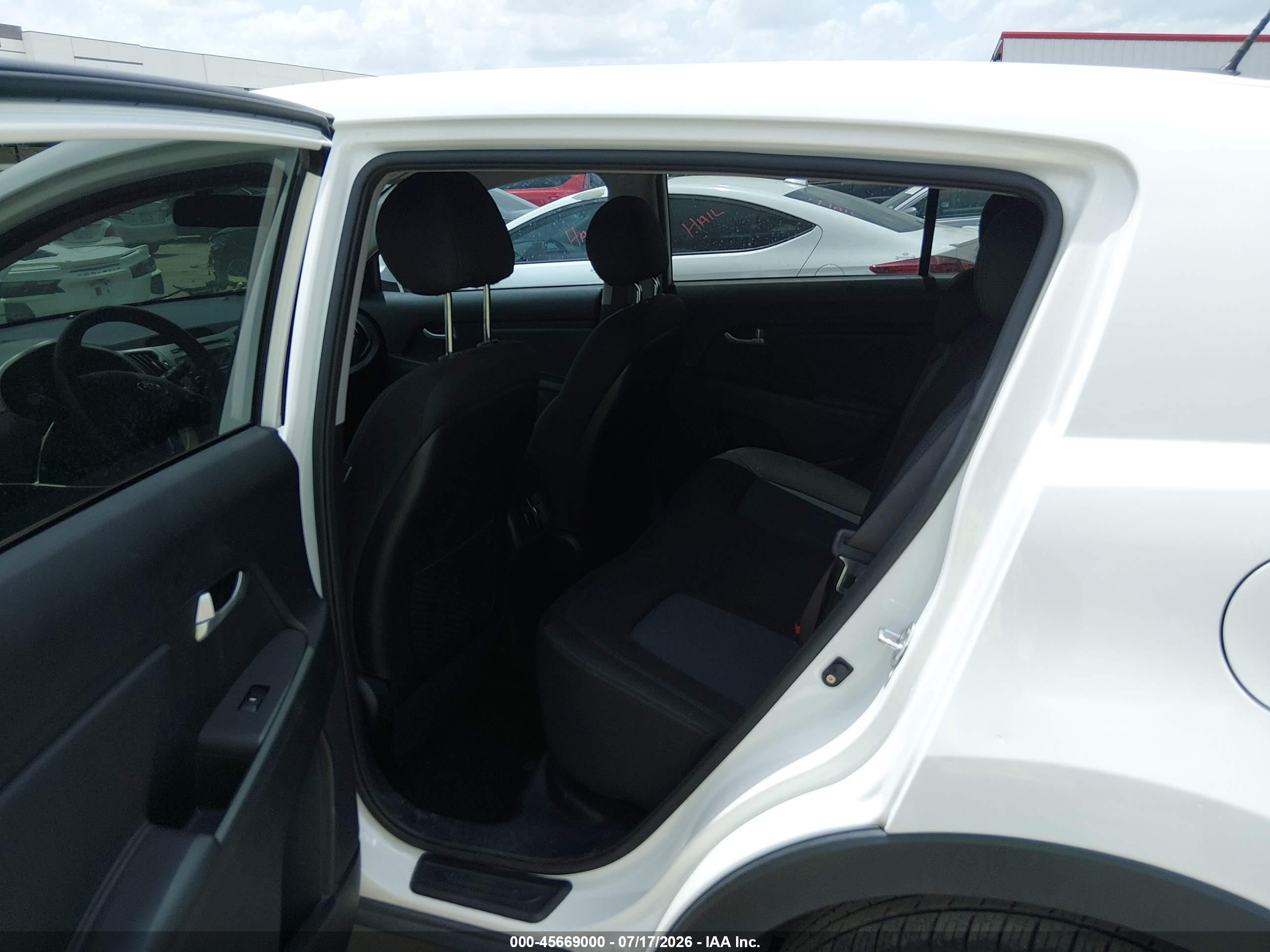 2014 Kia Sportage Lx White vin: KNDPB3AC8E7593706