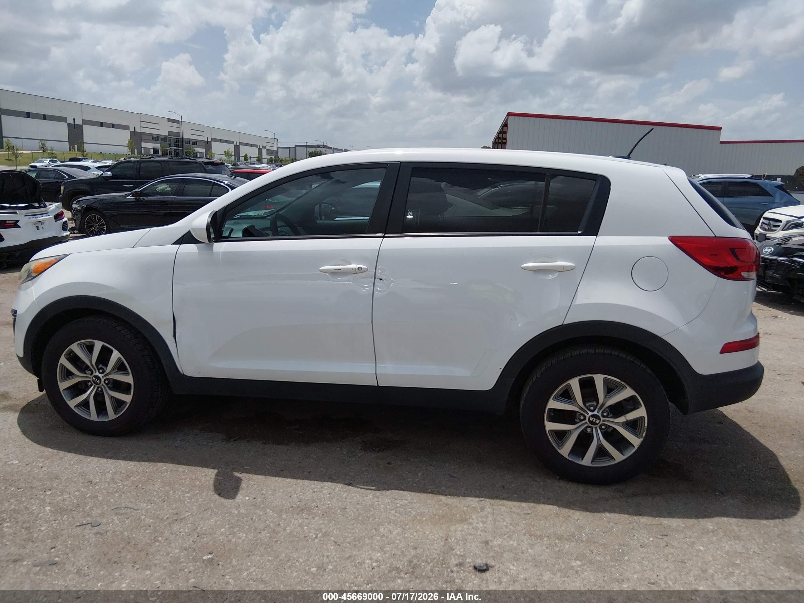 2014 Kia Sportage Lx White vin: KNDPB3AC8E7593706