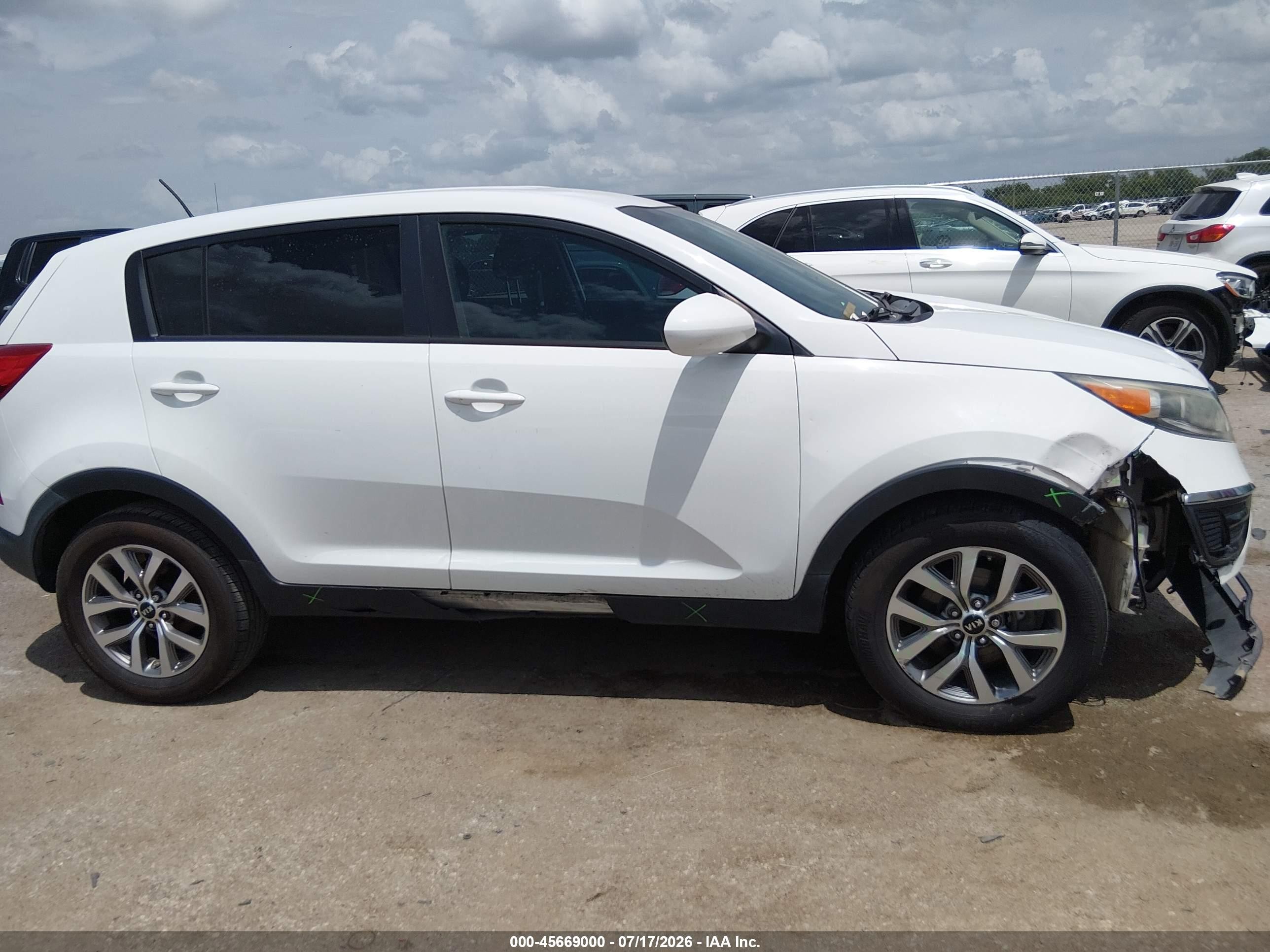 2014 Kia Sportage Lx White vin: KNDPB3AC8E7593706