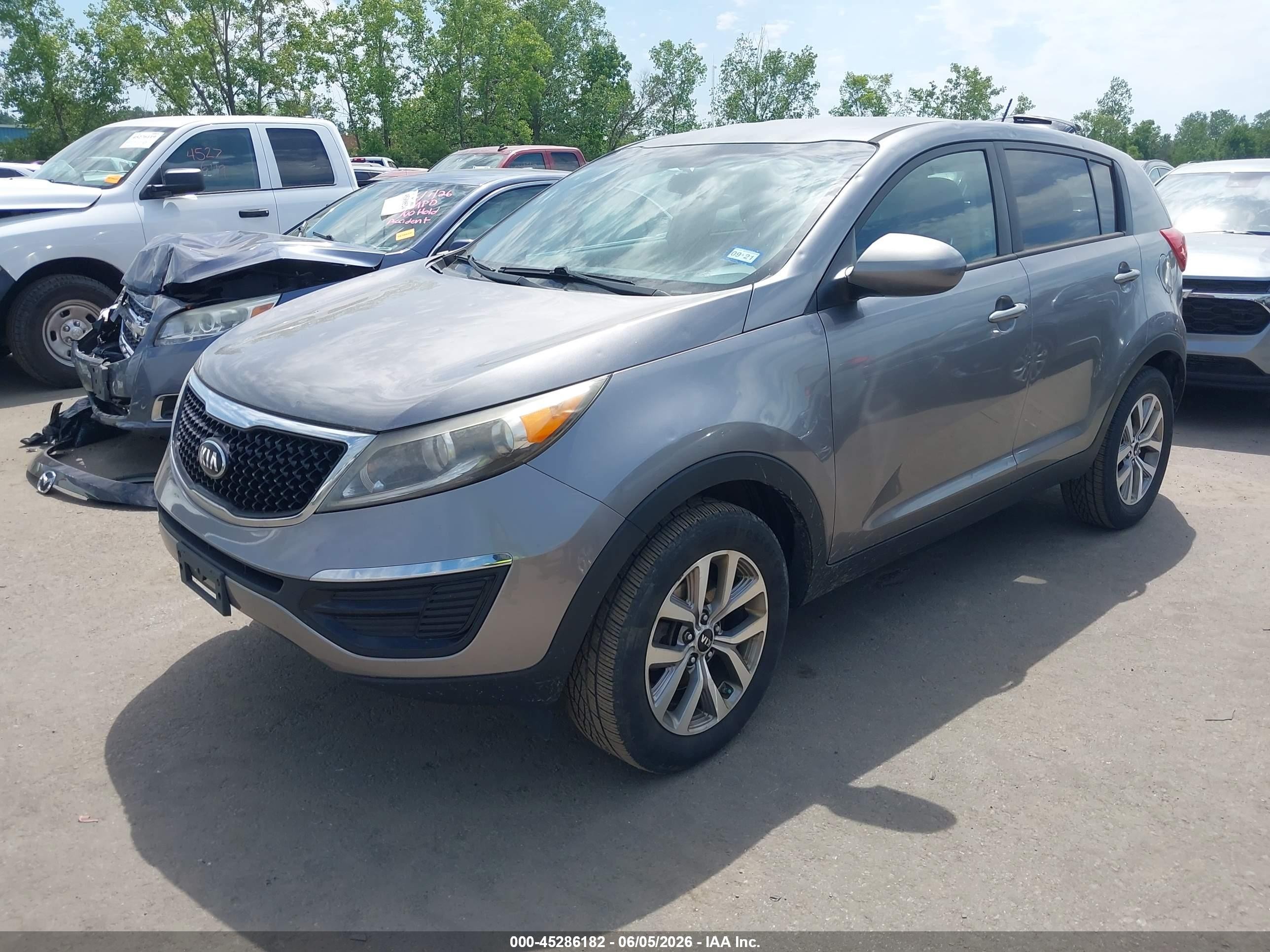 2016 Kia Sportage Lx Серый vin: KNDPB3AC8G7844890