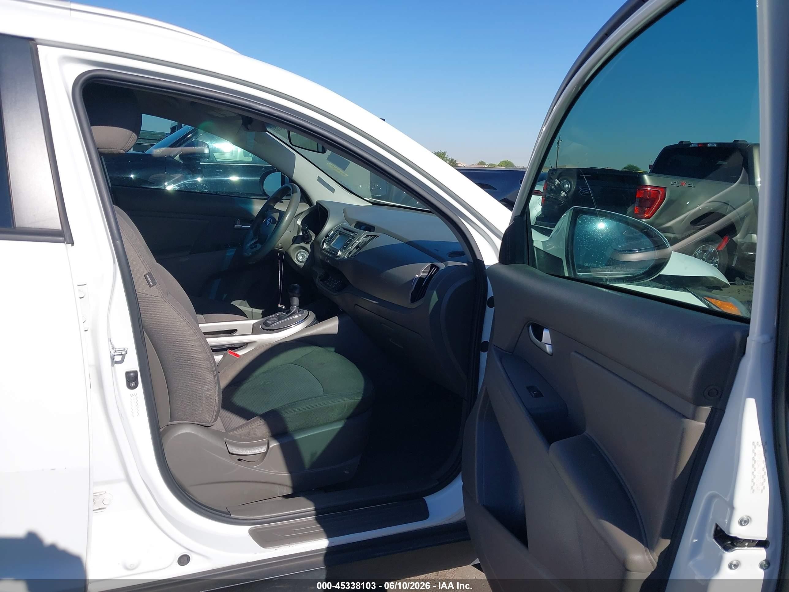 2015 Kia Sportage Lx Белый vin: KNDPB3AC9F7767249