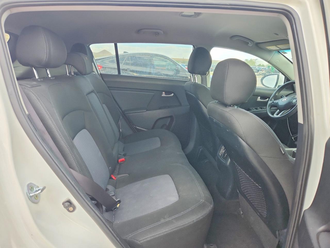 2015 Kia Sportage Lx White vin: KNDPB3ACXF7678709