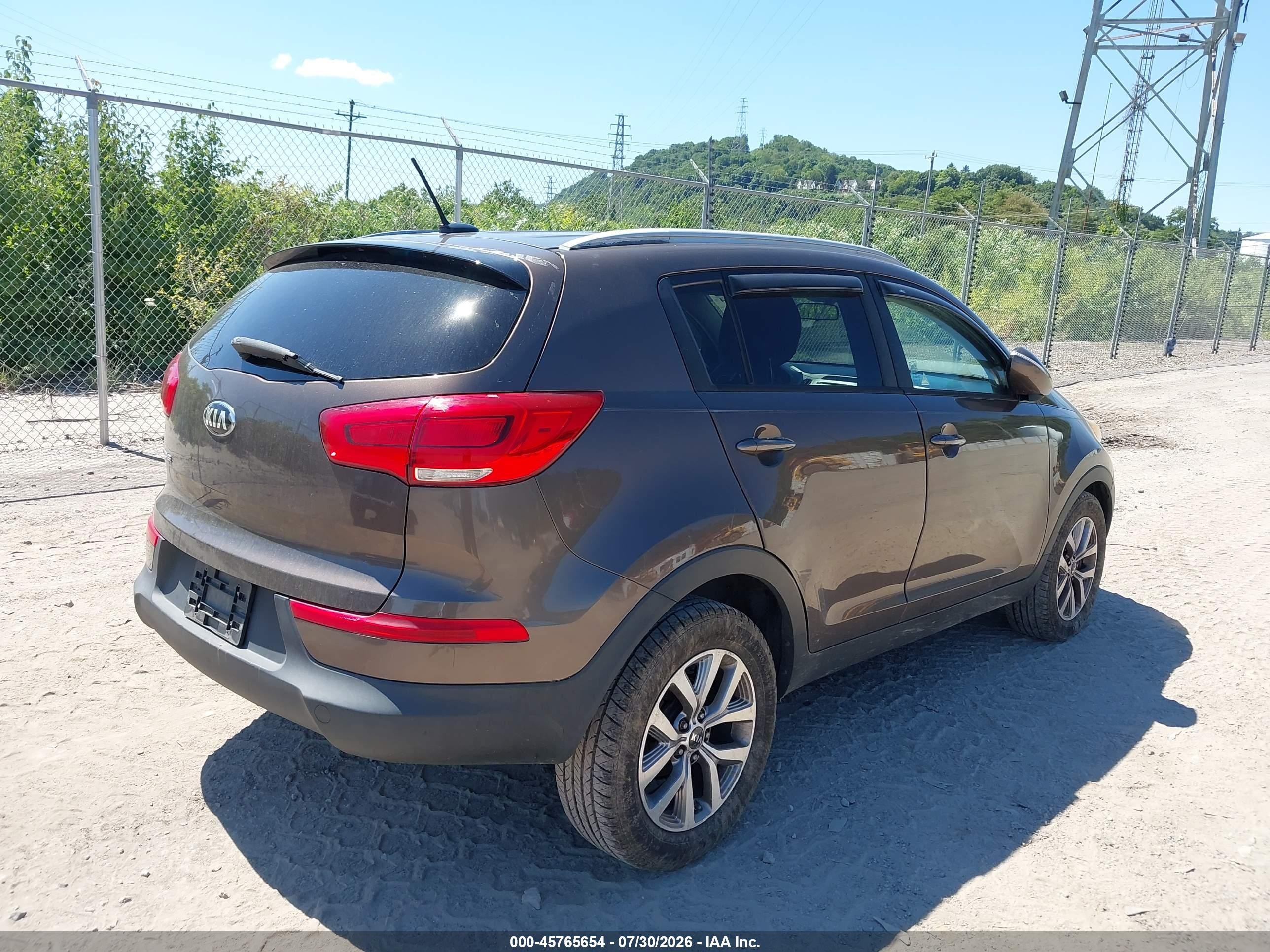 2015 Kia Sportage Lx Коричневый vin: KNDPB3ACXF7728878