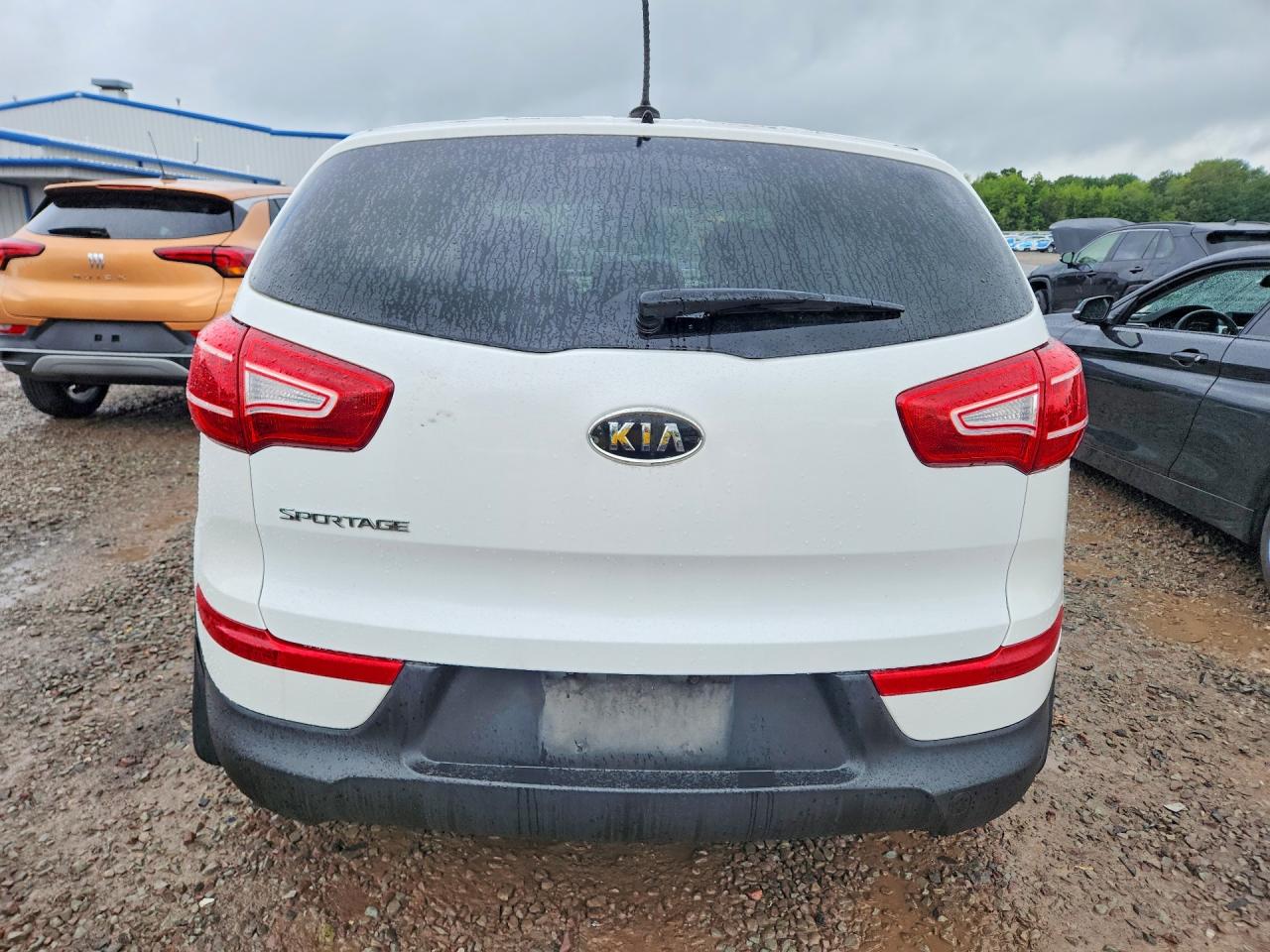 2011 Kia Sportage Lx White vin: KNDPBCA20B7015408