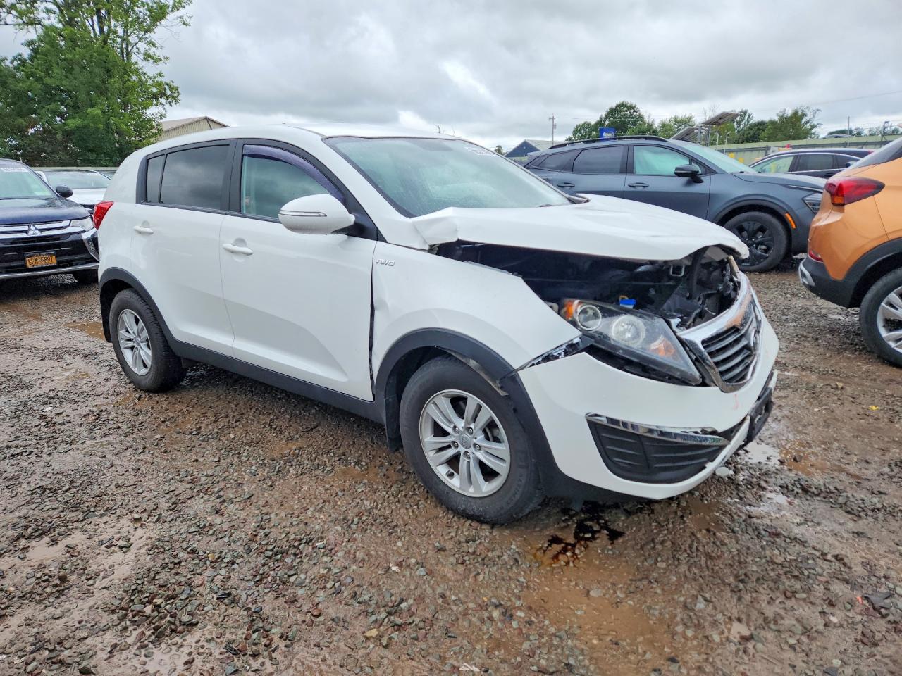 2011 Kia Sportage Lx White vin: KNDPBCA20B7015408