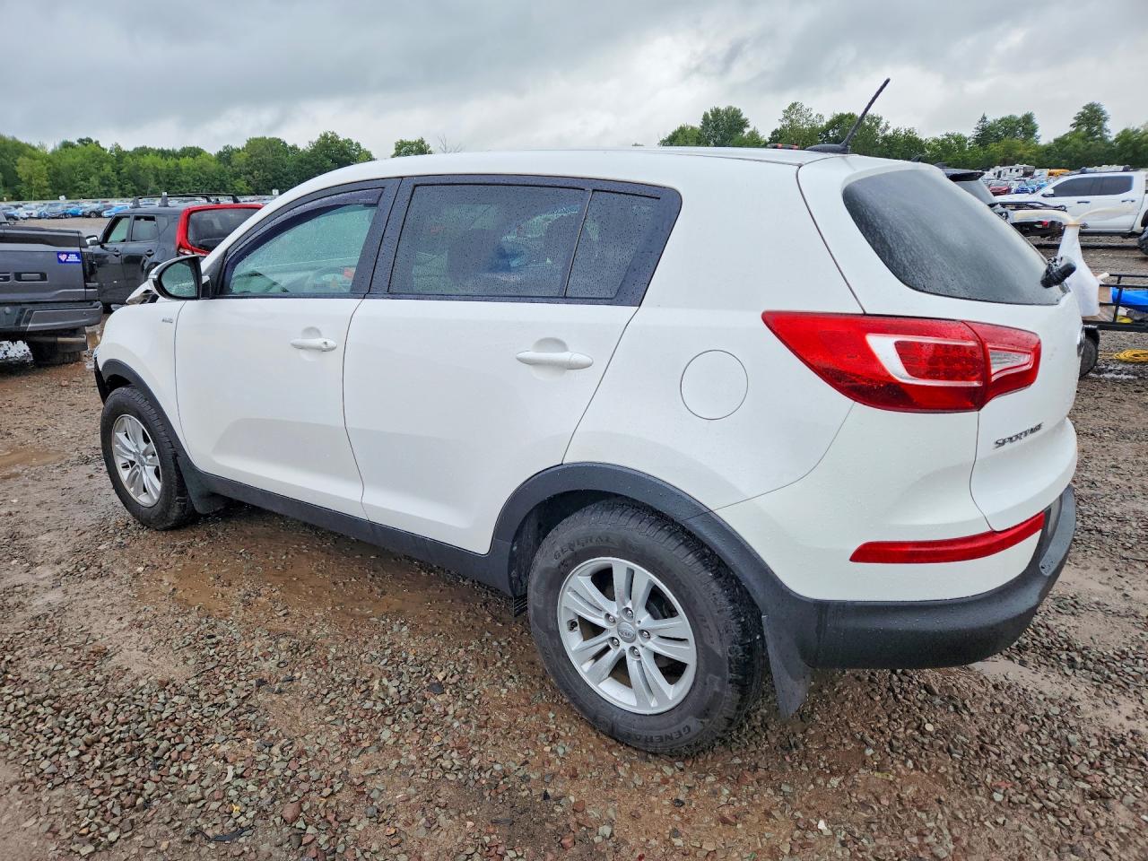 2011 Kia Sportage Lx White vin: KNDPBCA20B7015408