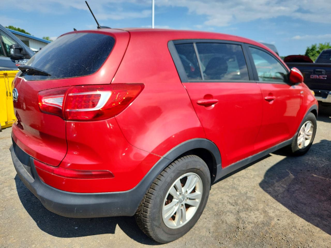 2011 Kia Sportage Lx Красный vin: KNDPBCA20B7047677