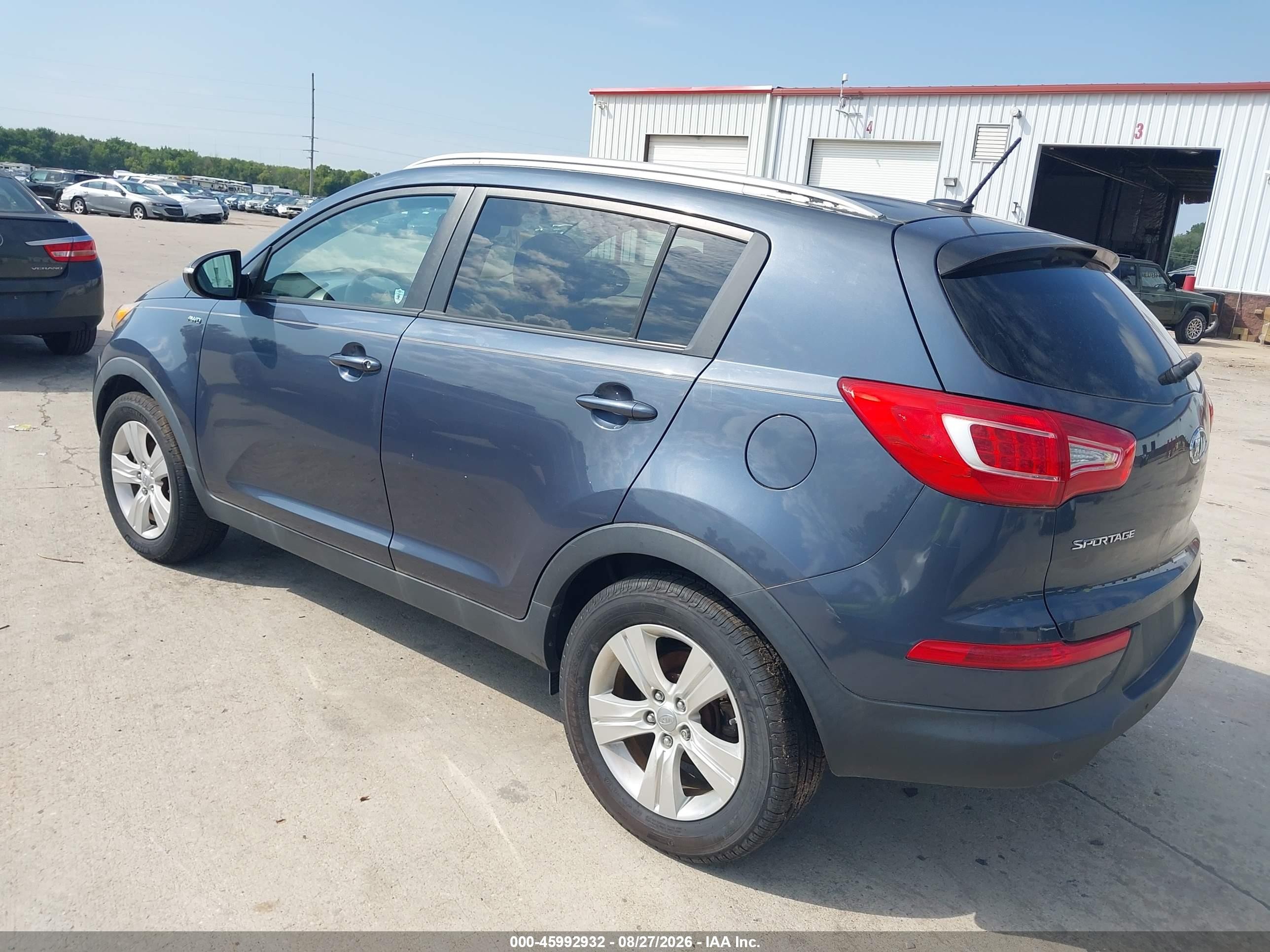 2011 Kia Sportage Lx Blue vin: KNDPBCA20B7082381