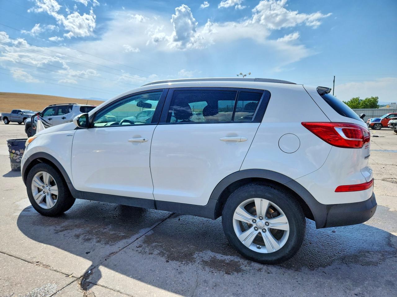 2012 Kia Sportage Lx White vin: KNDPBCA21C7234346