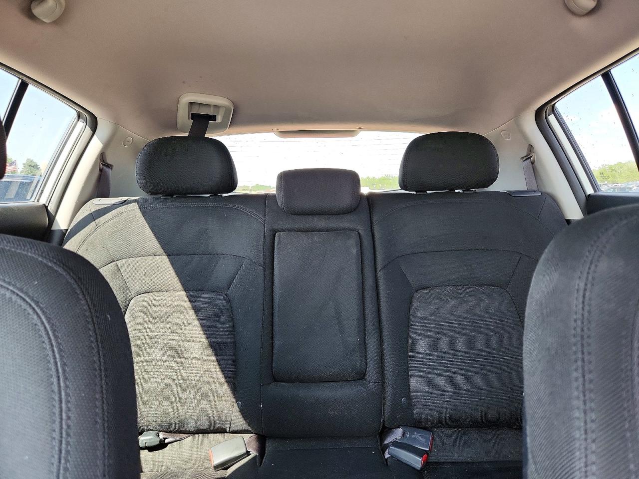 2012 Kia Sportage Lx White vin: KNDPBCA21C7234346