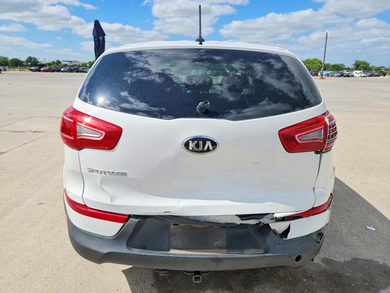 2013 Kia Sportage Lx White vin: KNDPBCA21D7543641