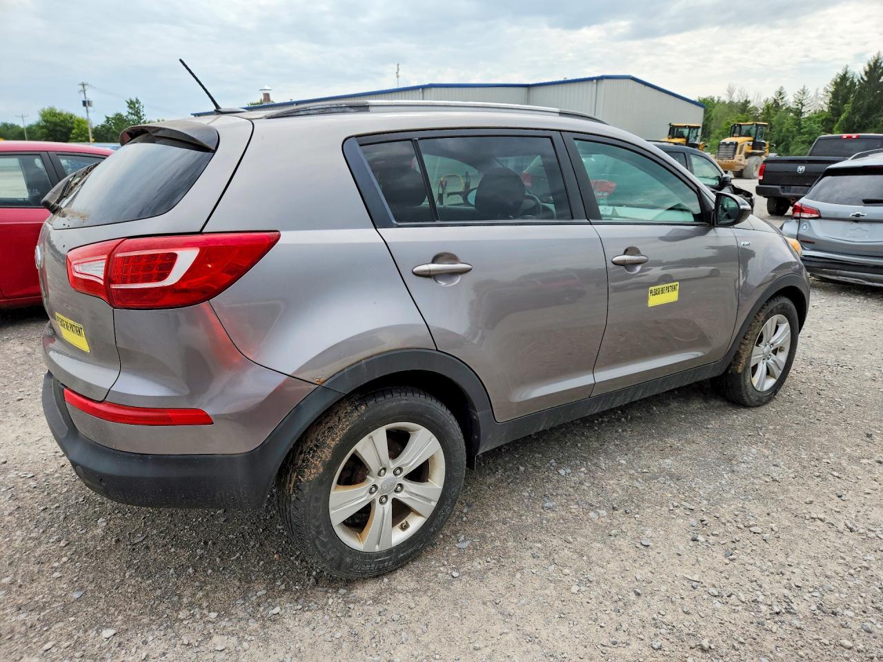 2011 Kia Sportage Lx Gray vin: KNDPBCA23B7172124