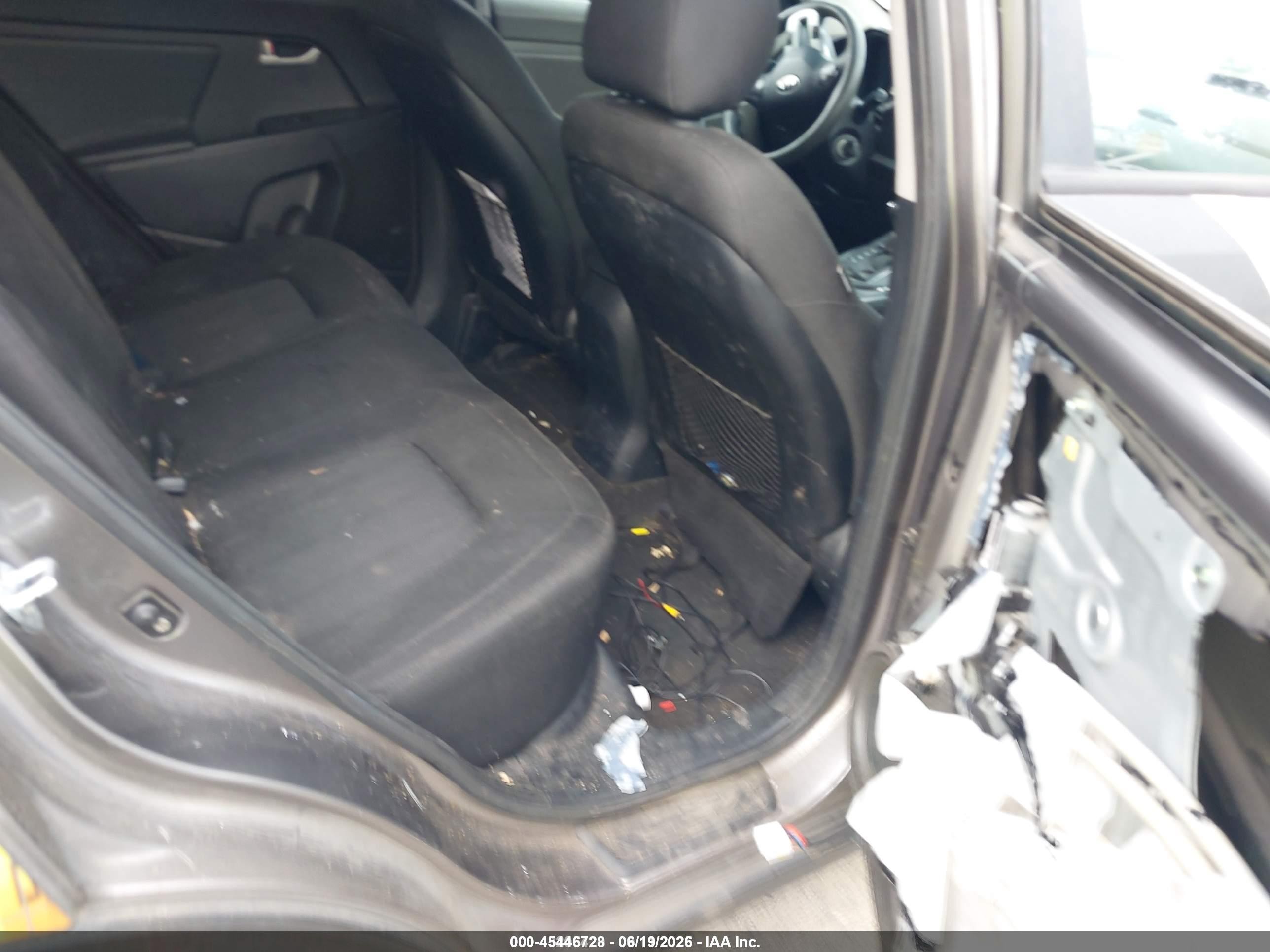 2013 Kia Sportage Lx Серебряный vin: KNDPBCA24D7400196