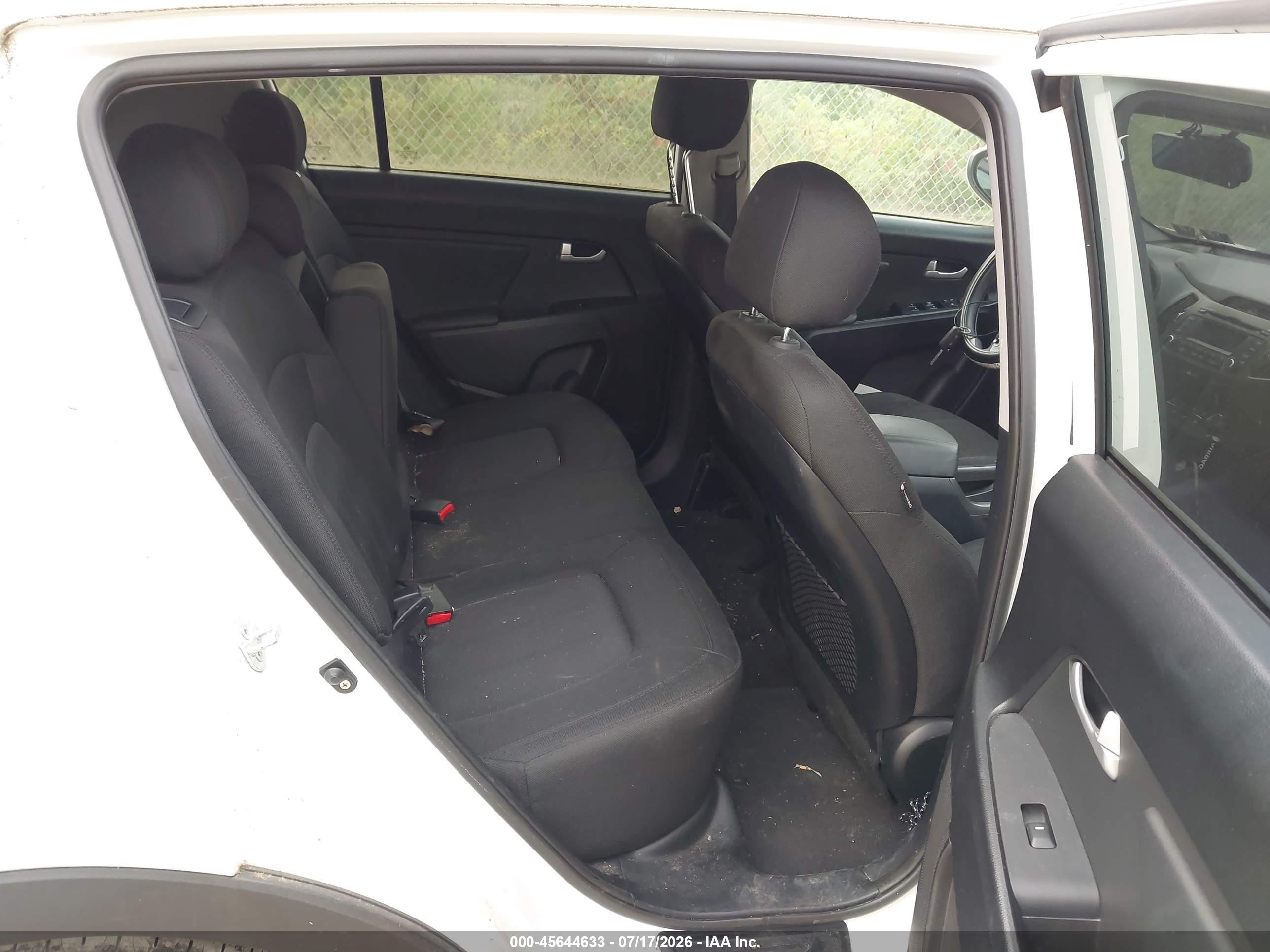 2013 Kia Sportage Lx White vin: KNDPBCA24D7432243