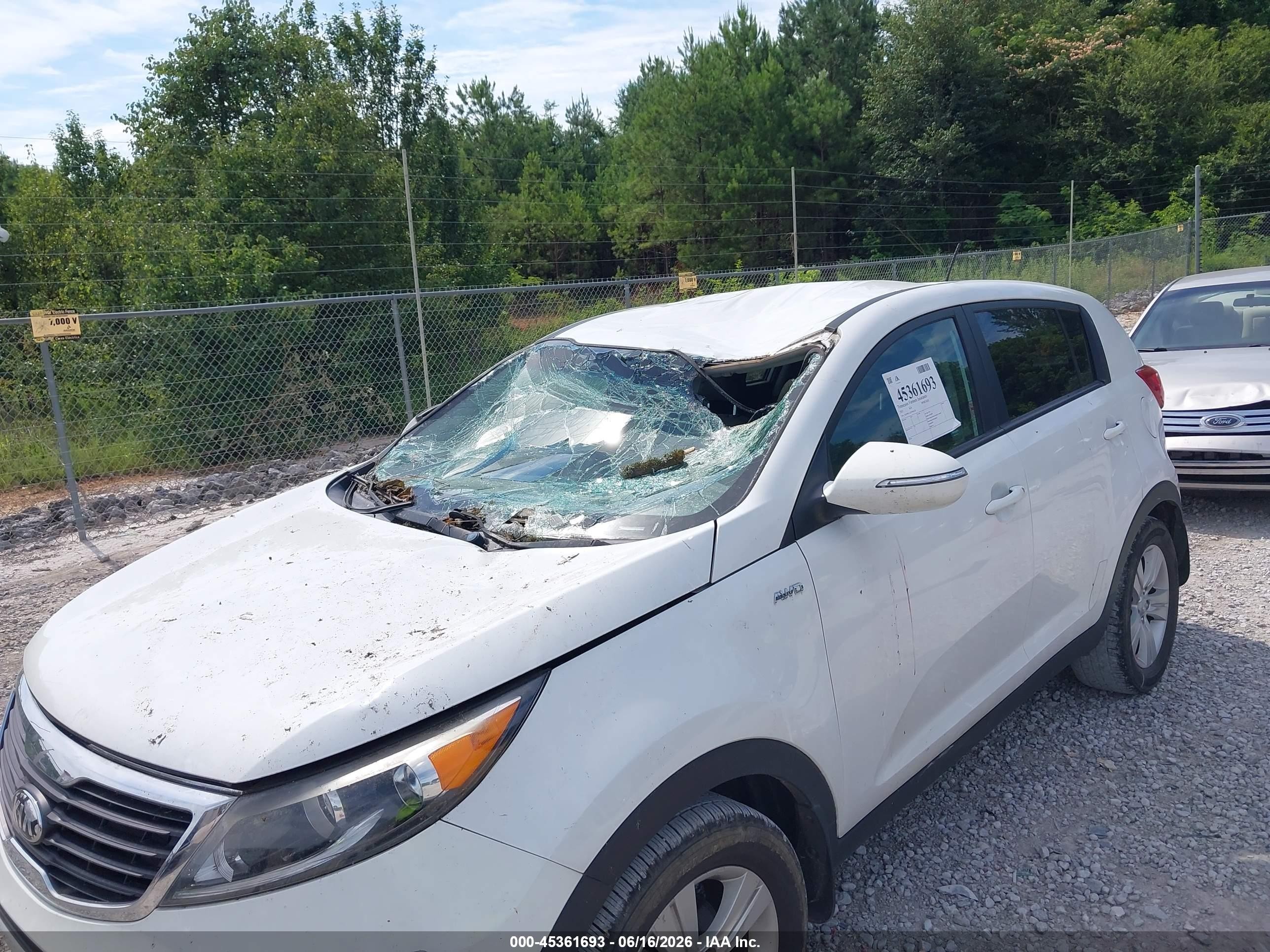 2013 Kia Sportage Lx White vin: KNDPBCA25D7405228