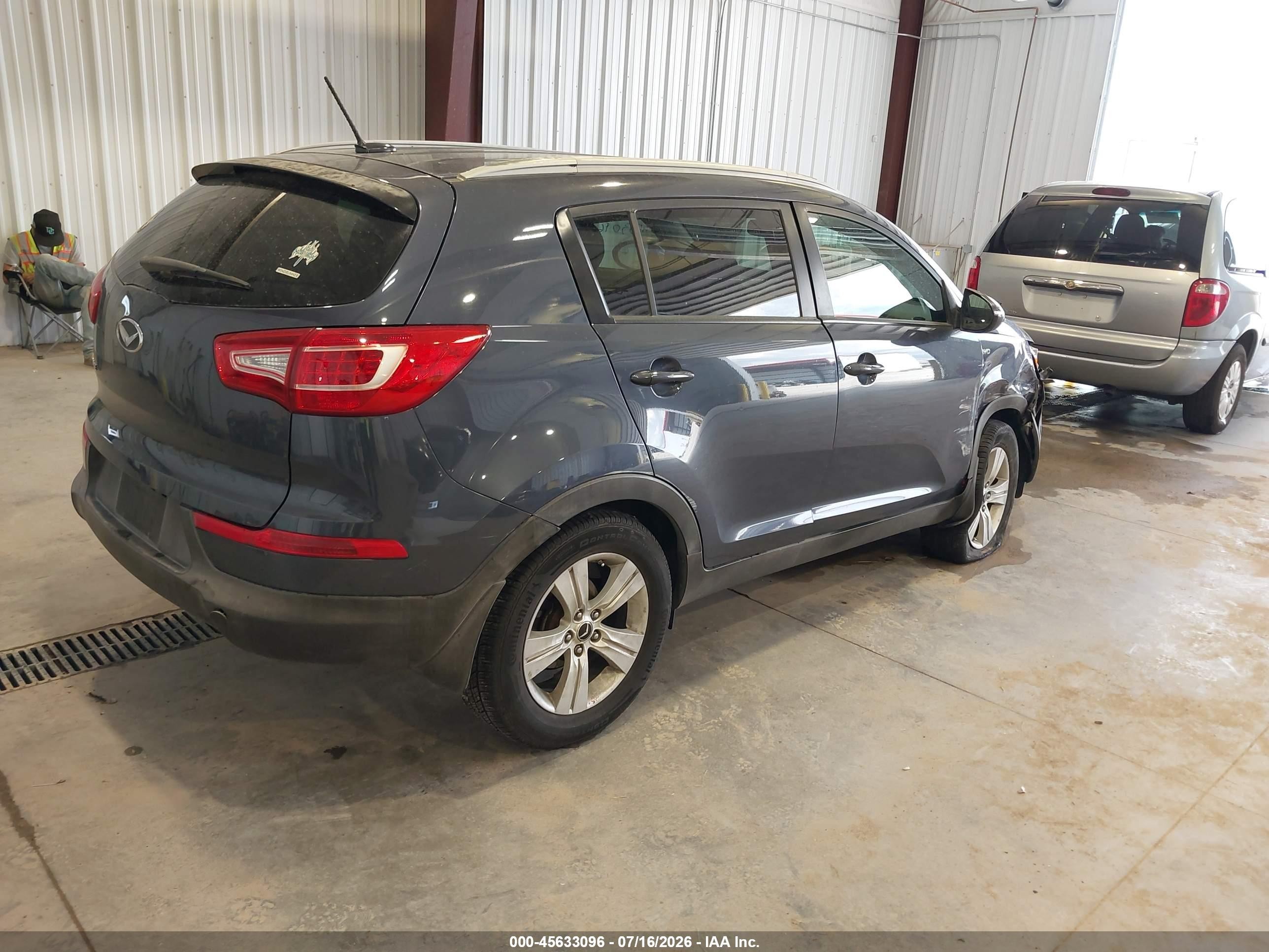 2011 Kia Sportage Lx Gray vin: KNDPBCA26B7030589