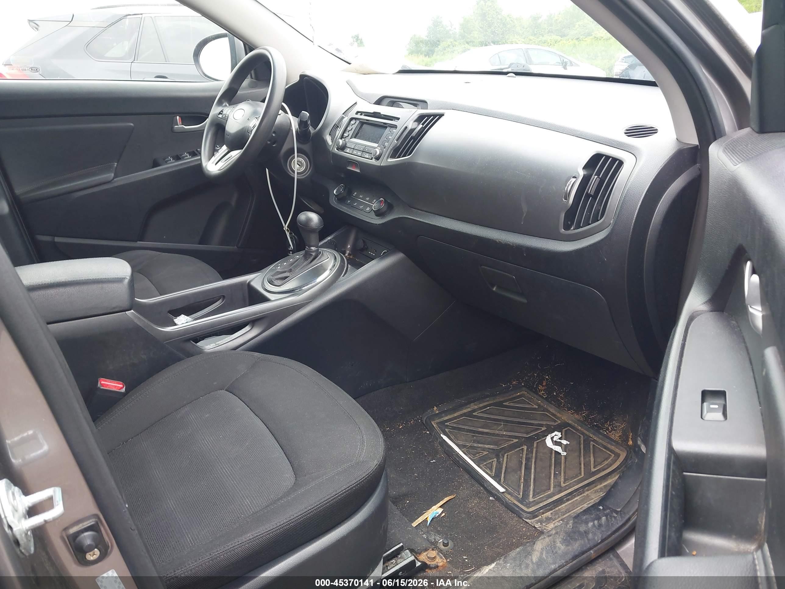 2011 Kia Sportage Lx Gray vin: KNDPBCA26B7166625