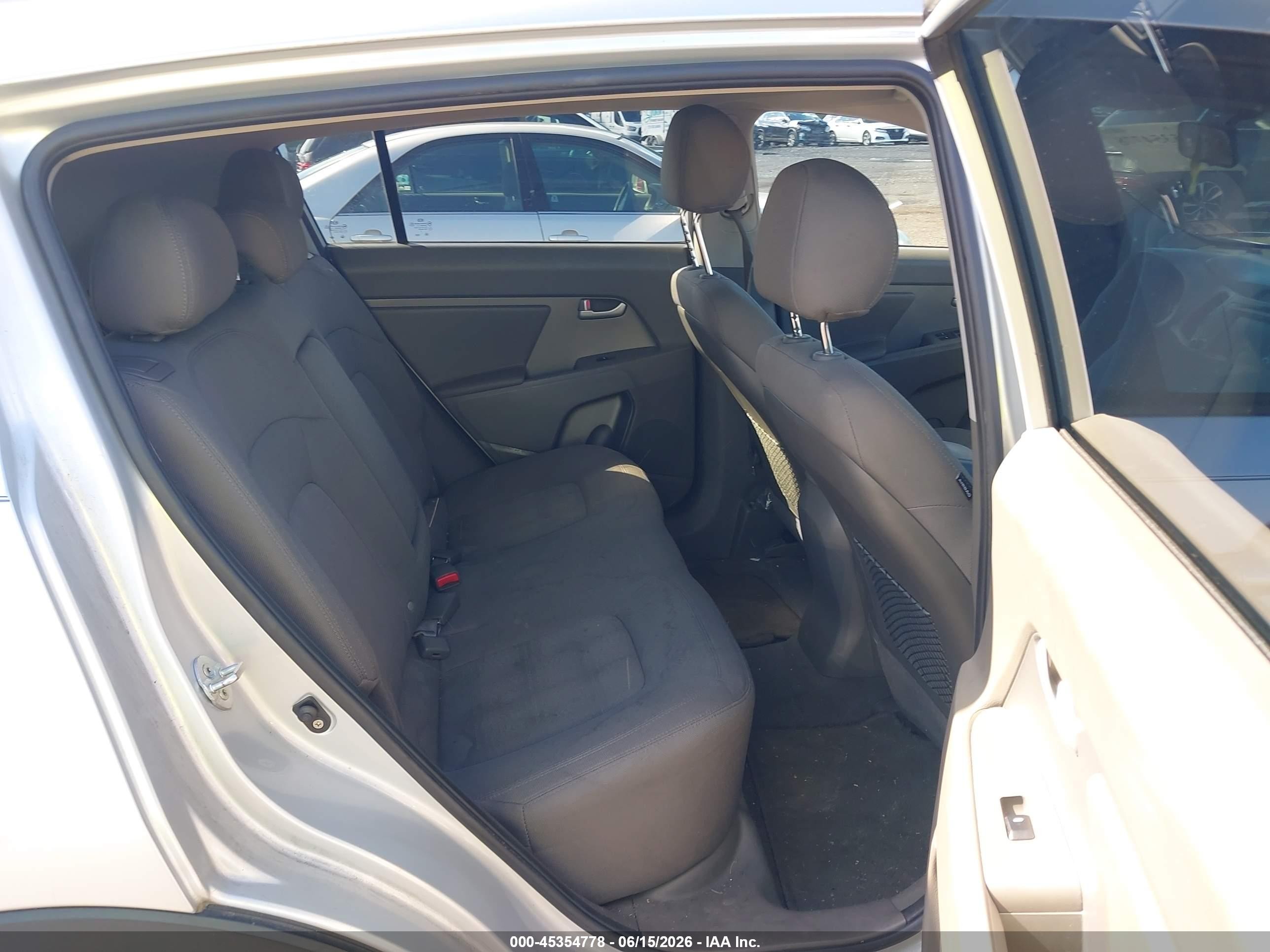 2013 Kia Sportage Lx Silver vin: KNDPBCA26D7388245