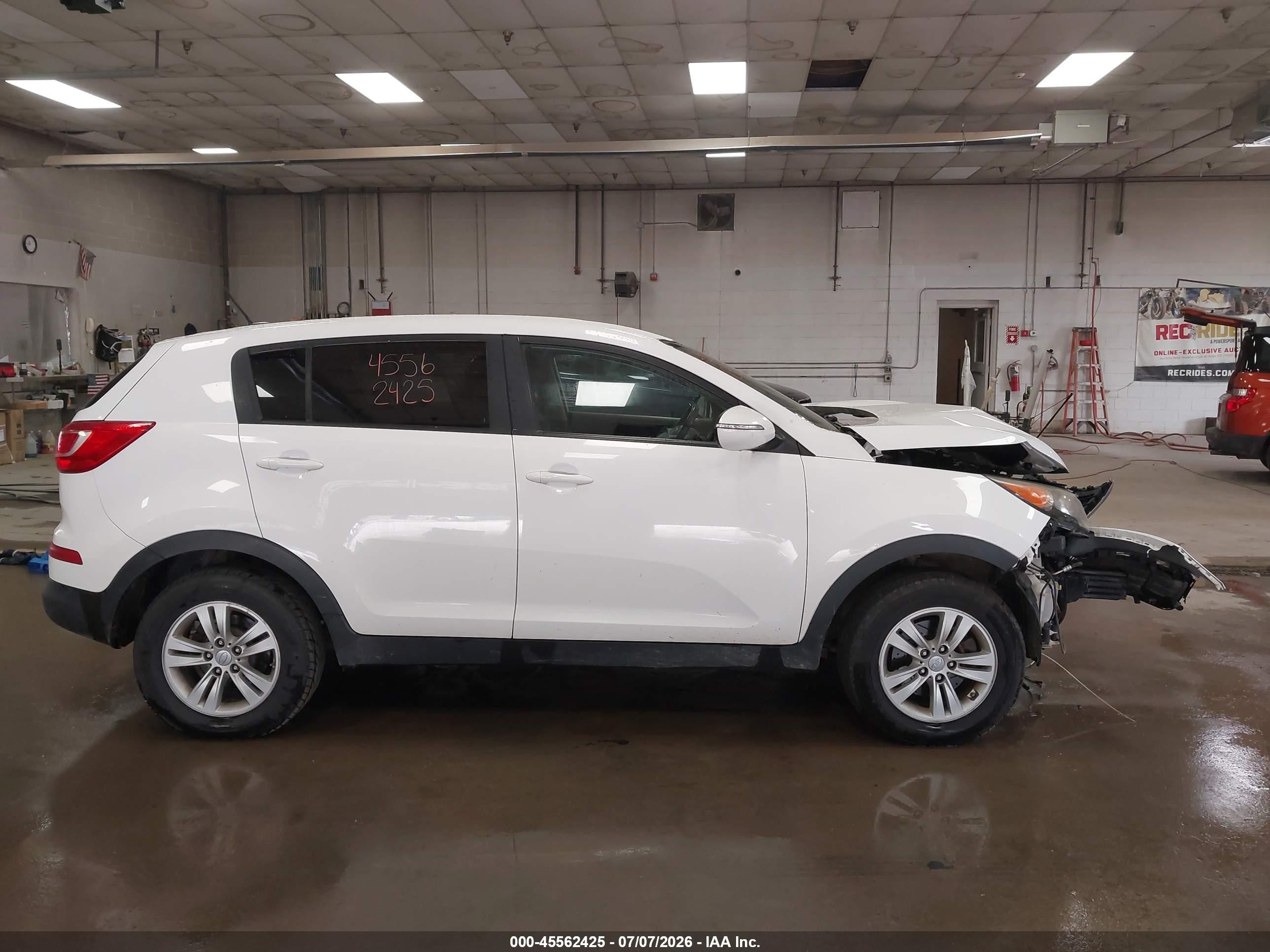 2011 Kia Sportage Lx White vin: KNDPBCA27B7098139