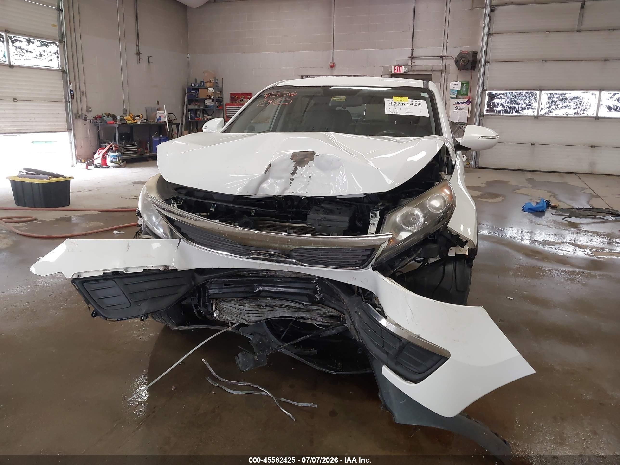 2011 Kia Sportage Lx White vin: KNDPBCA27B7098139