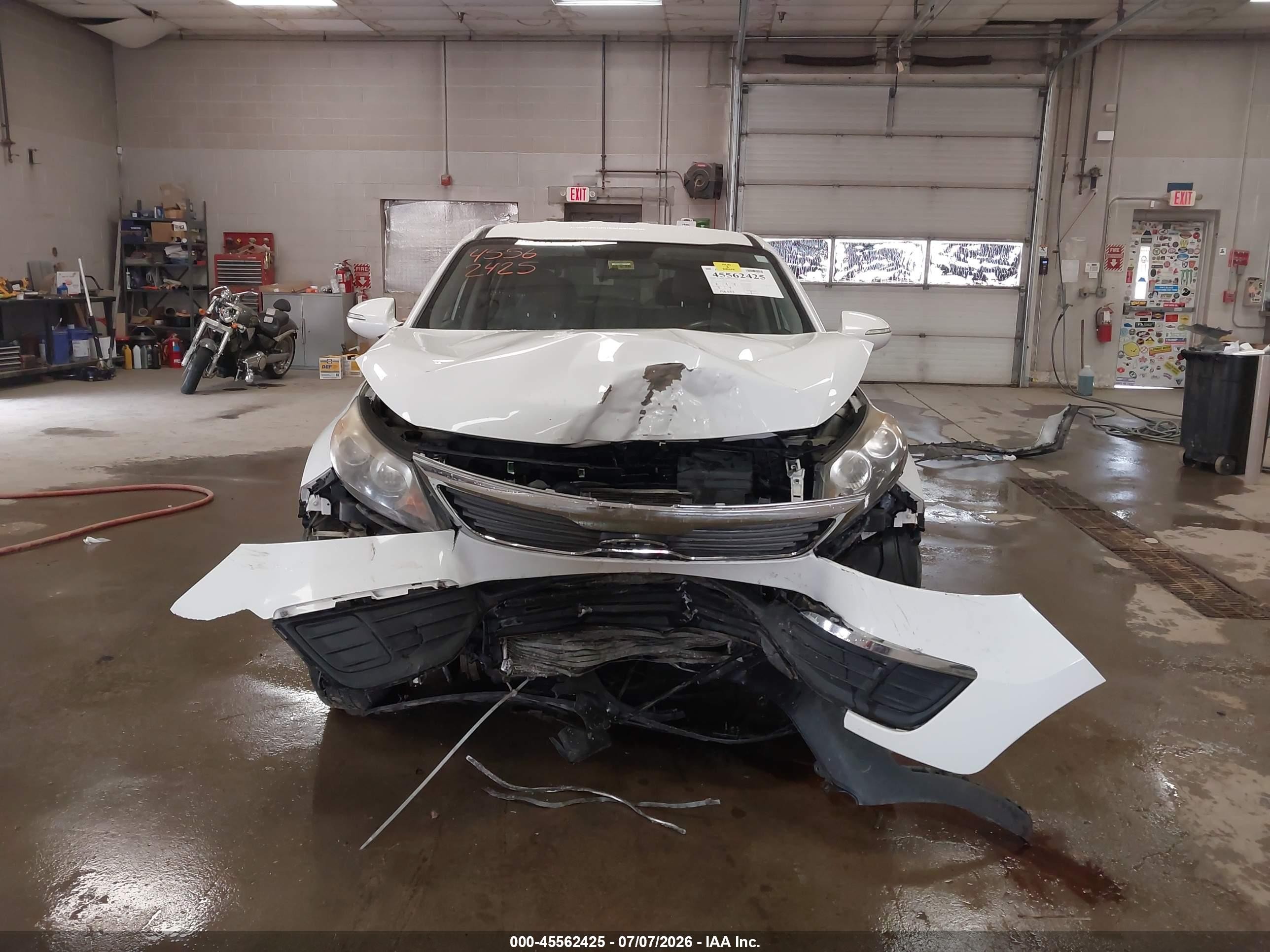 2011 Kia Sportage Lx White vin: KNDPBCA27B7098139