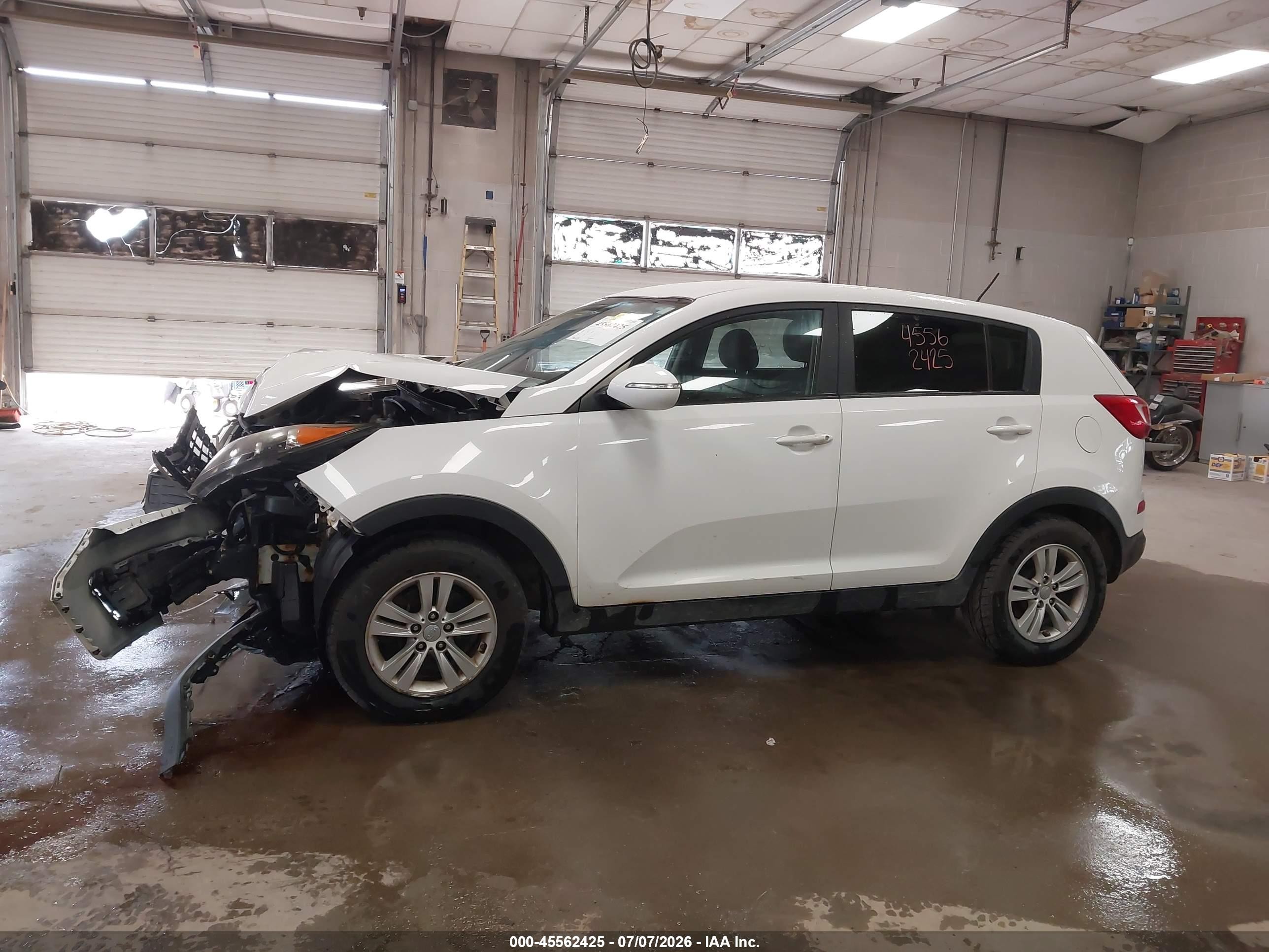 2011 Kia Sportage Lx White vin: KNDPBCA27B7098139